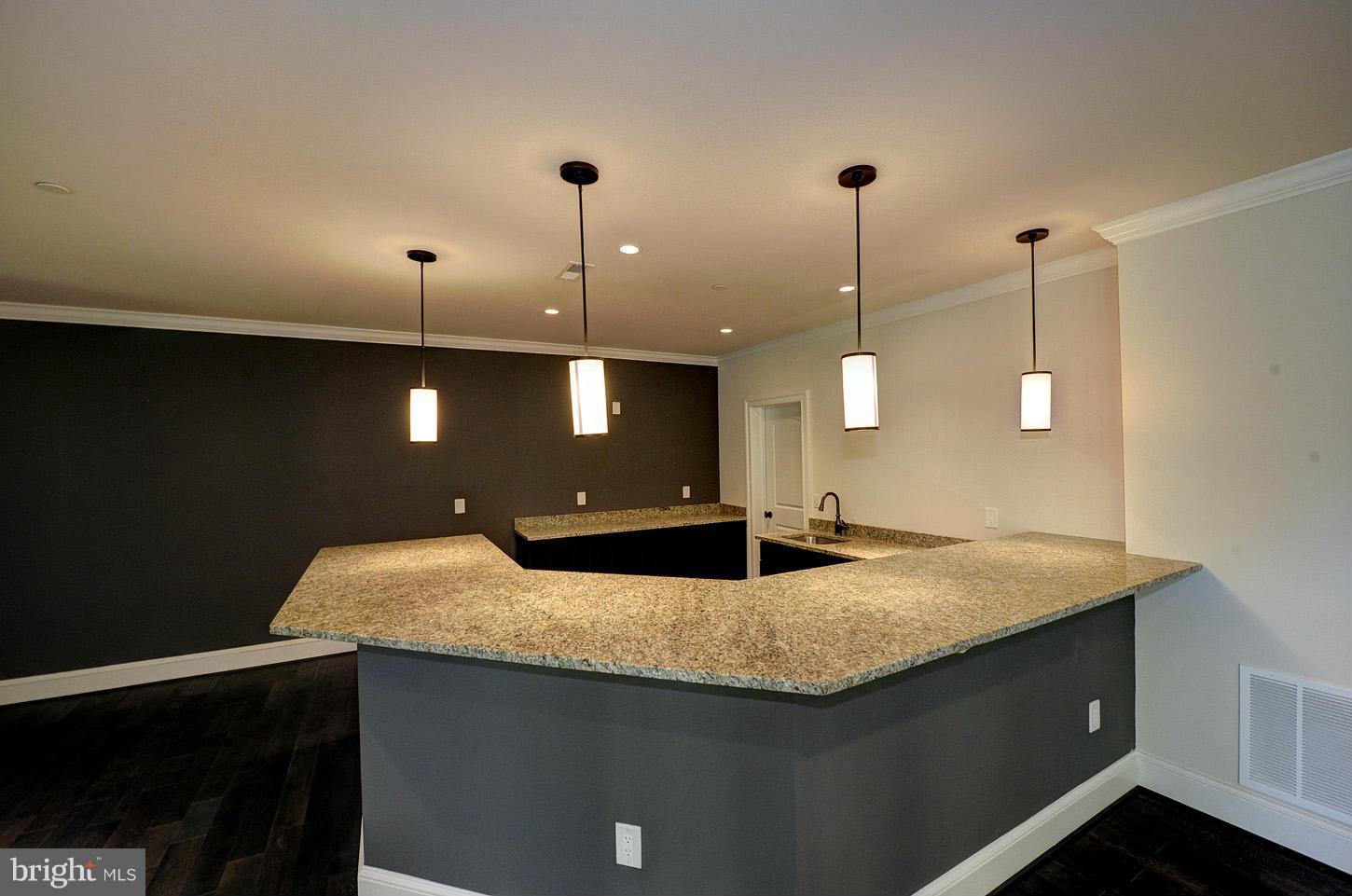 POTOMAC OUTSIDE - Residential