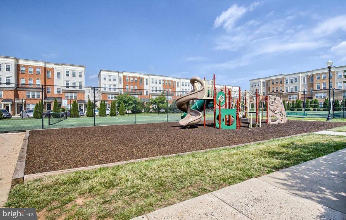 DEARBOUGHT - Residential Lease