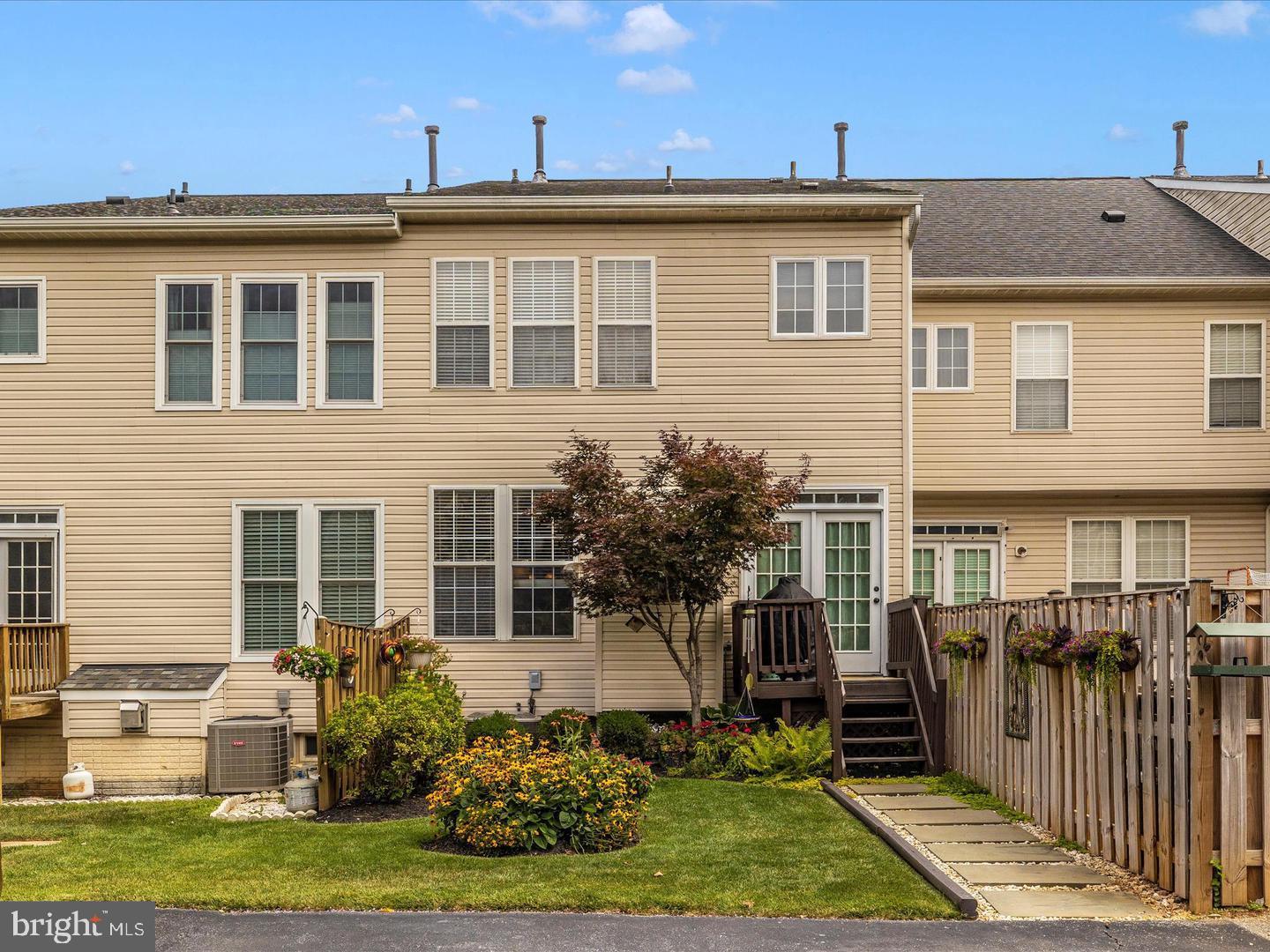 DEARBOUGHT - Residential Lease