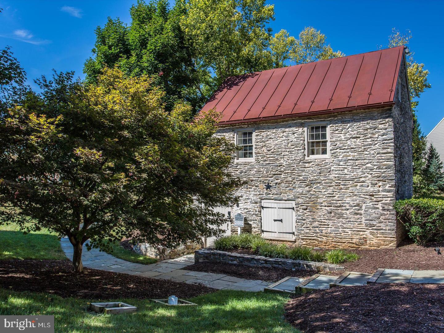 DEARBOUGHT - Residential Lease