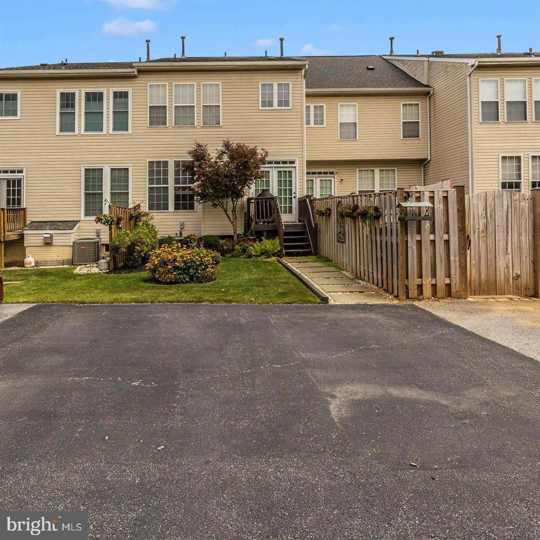 DEARBOUGHT - Residential Lease