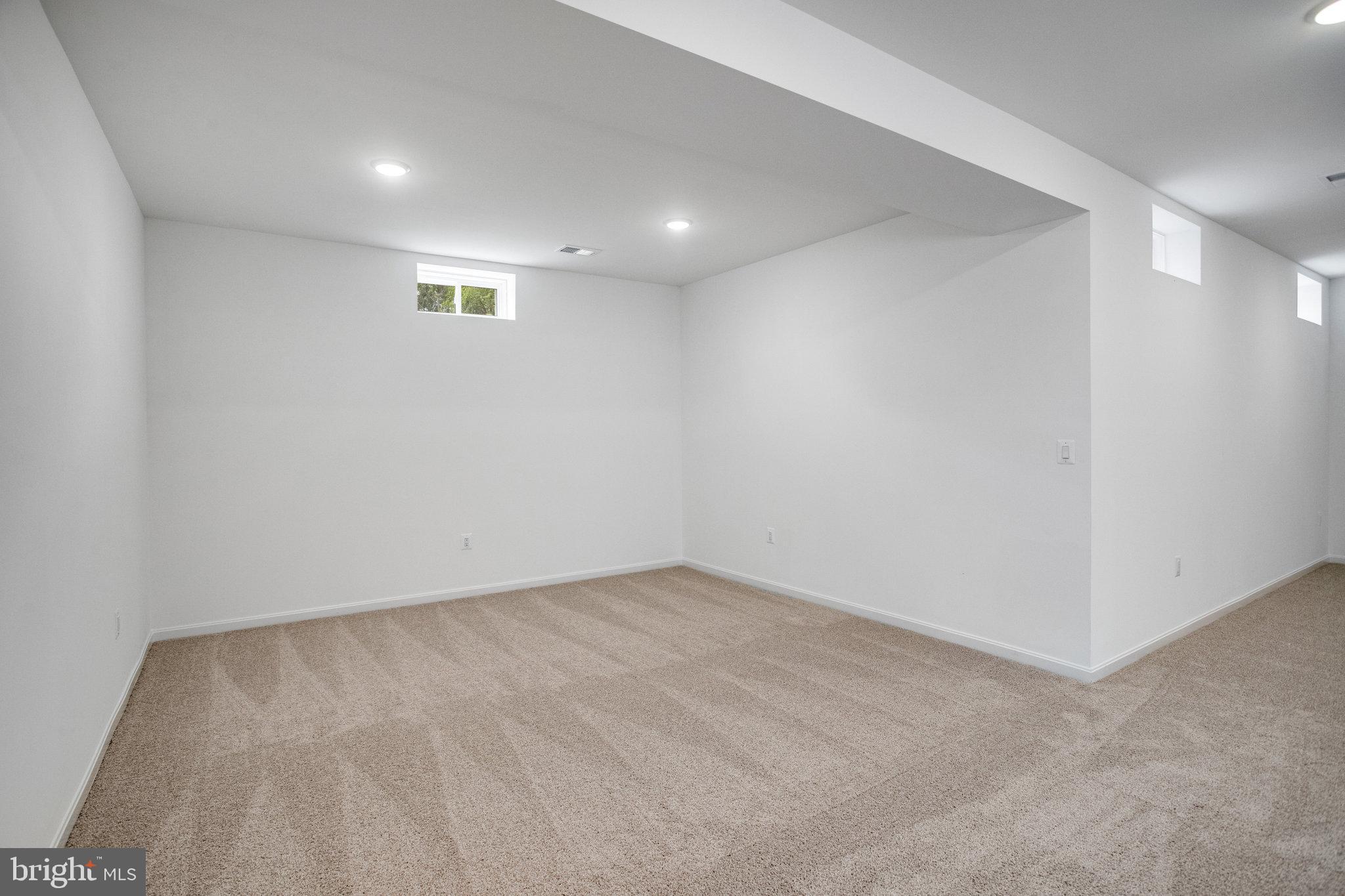 WHITE OAK - Residential