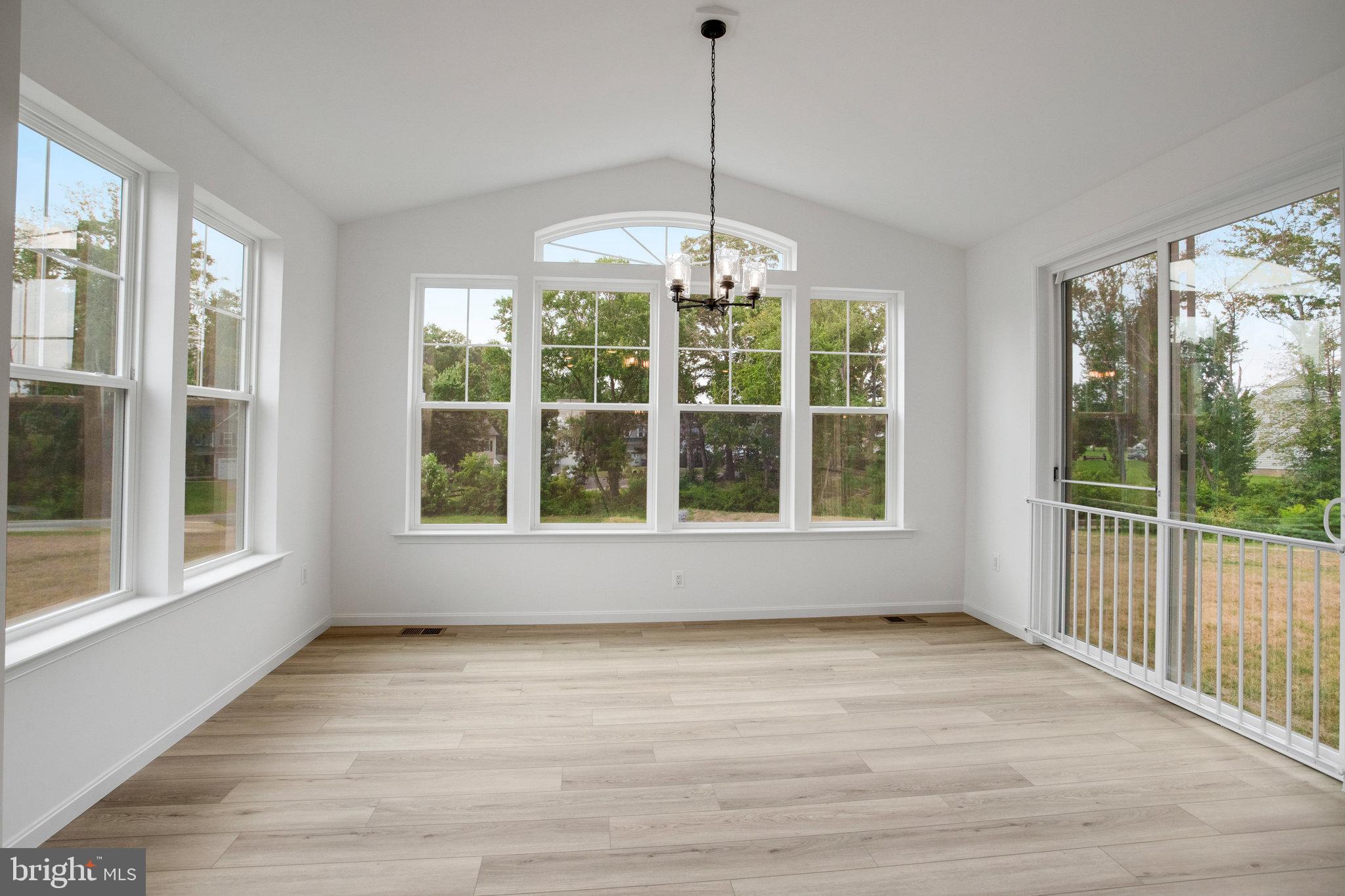 WHITE OAK - Residential