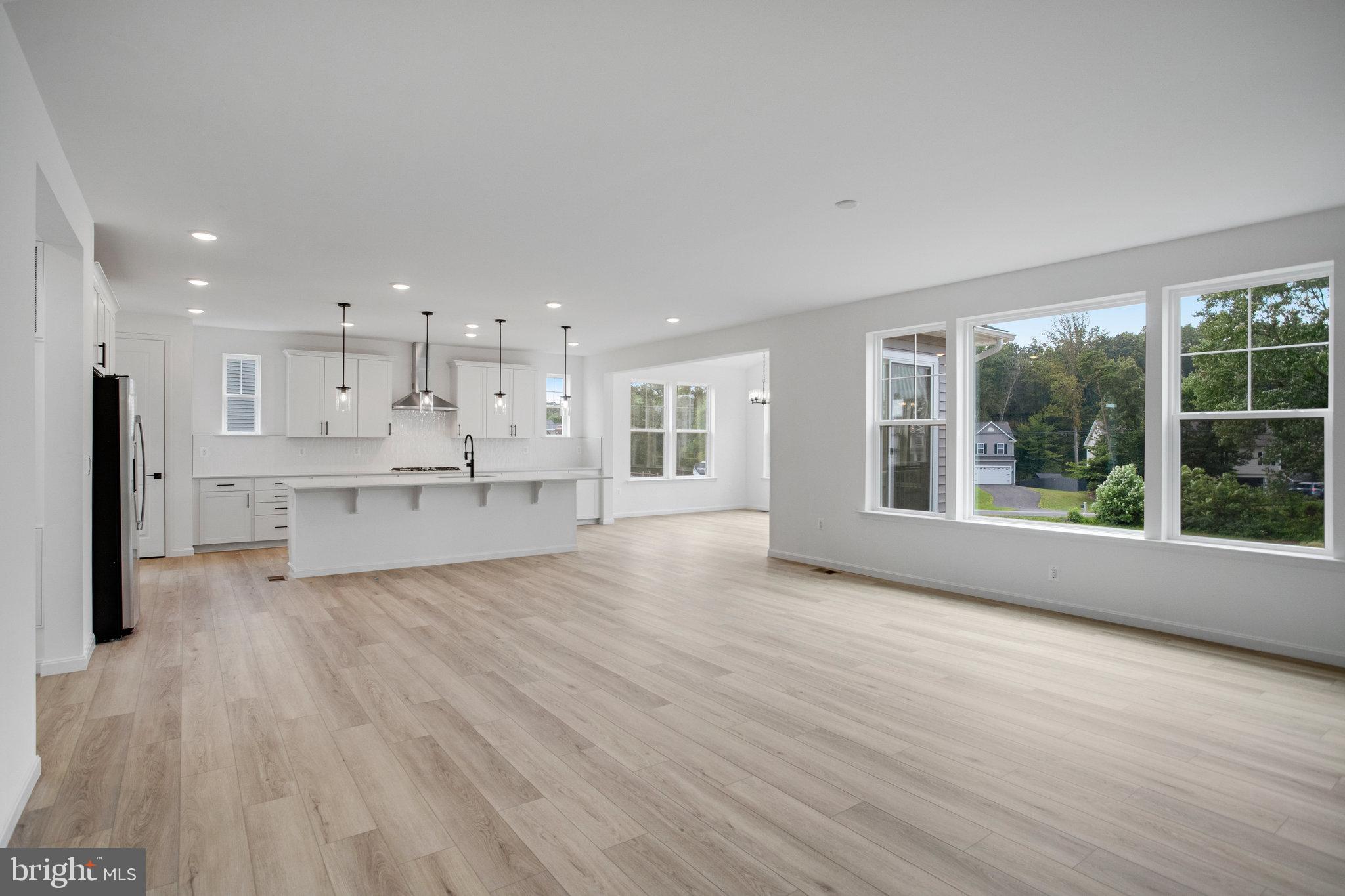 WHITE OAK - Residential