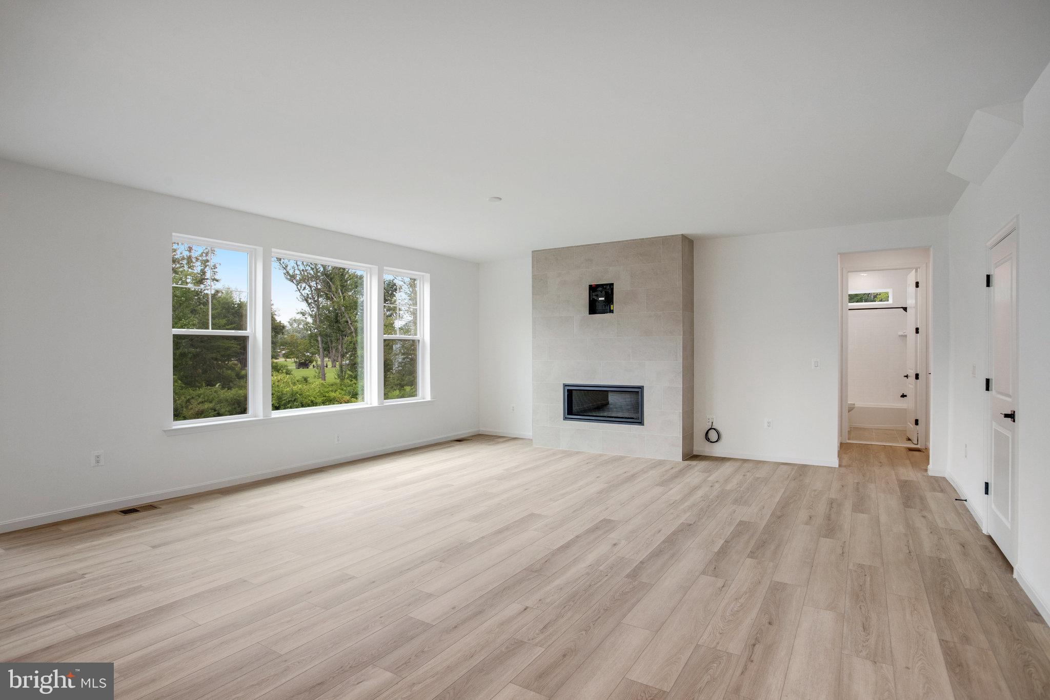 WHITE OAK - Residential