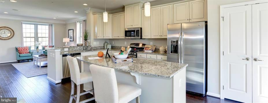 GREENBELT STATION - Residential