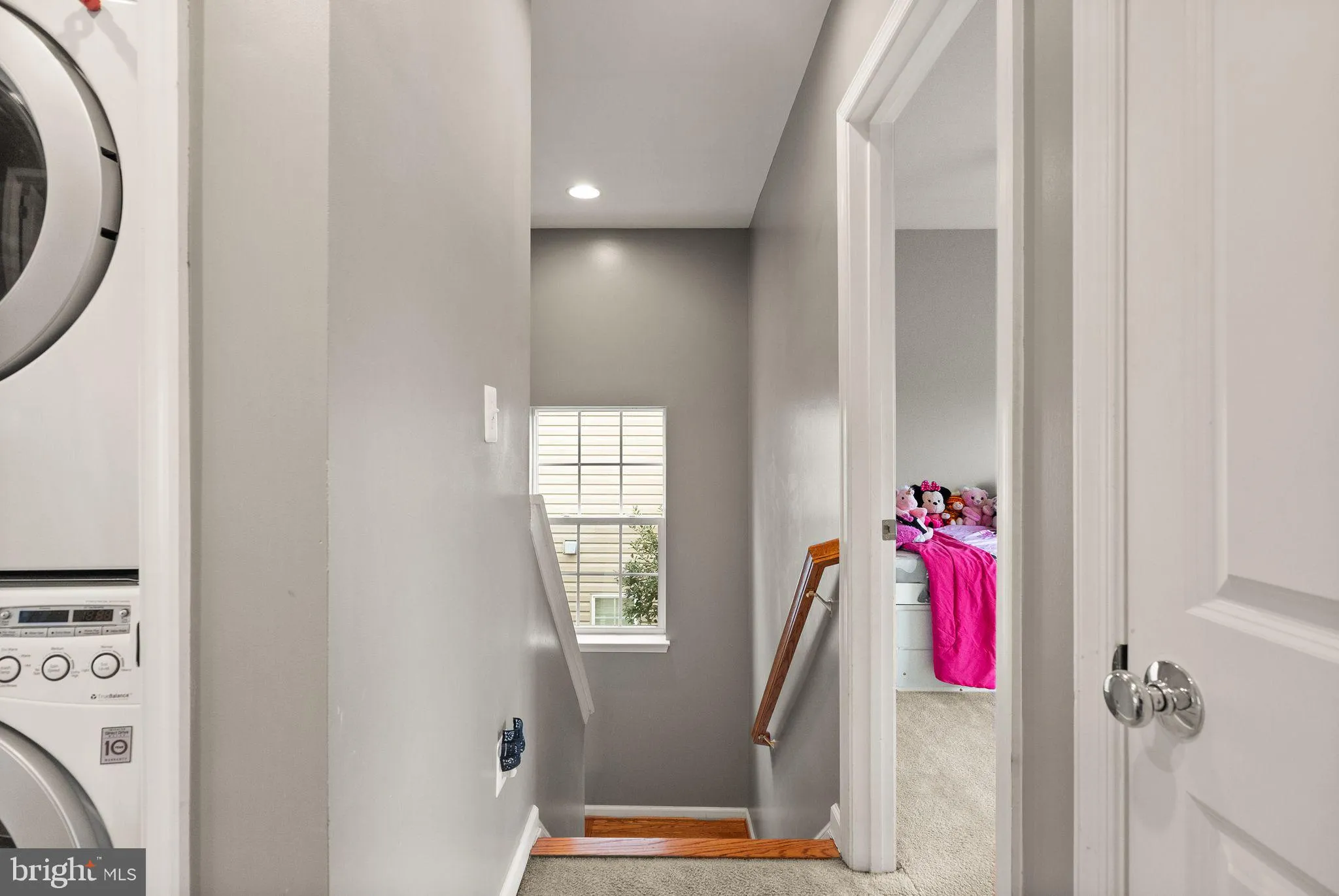 Gainesville, Virginia 20155, United States, 4 Bedrooms Bedrooms, ,4 BathroomsBathrooms,Residential,Contingent,7392