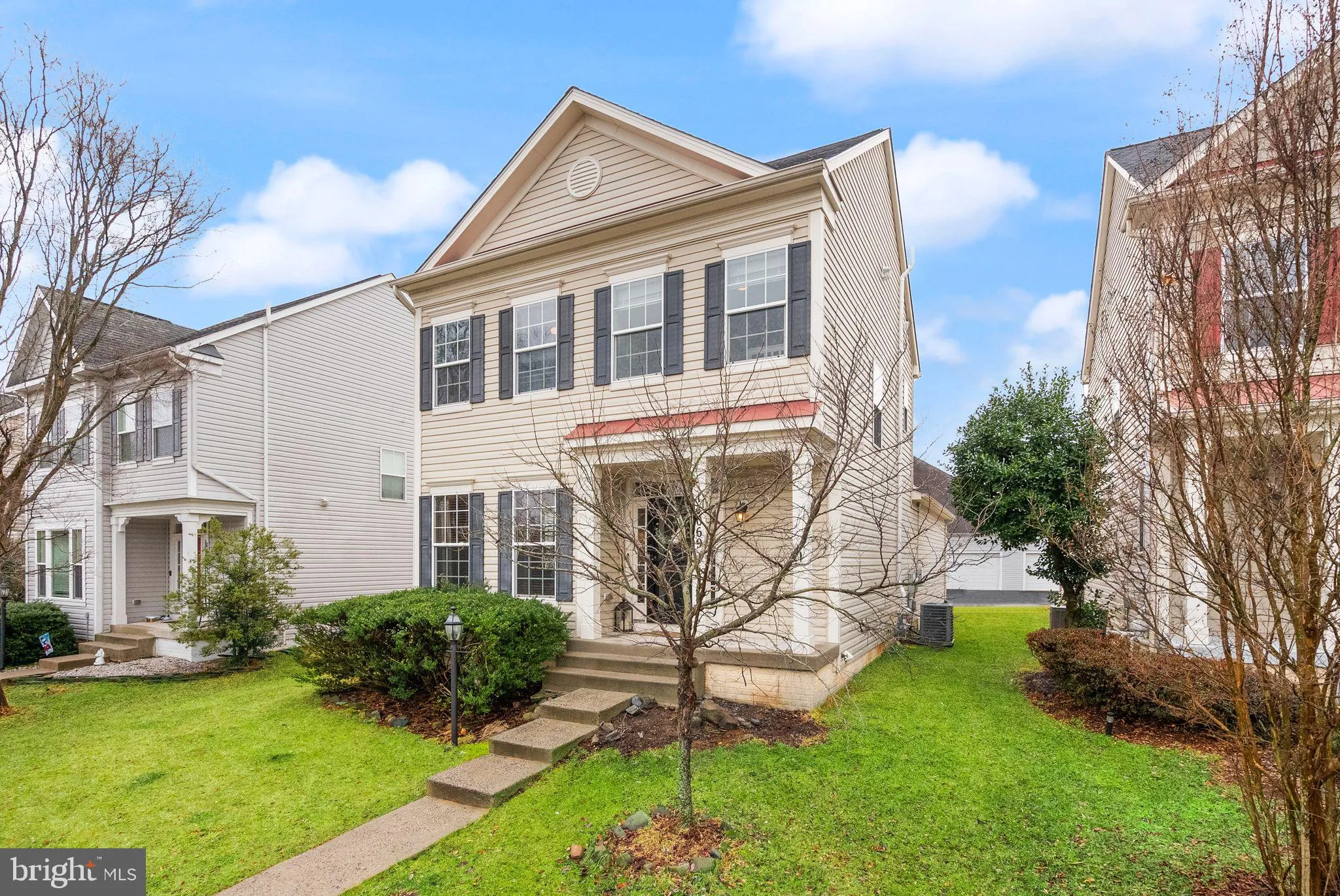 Gainesville, Virginia 20155, United States, 4 Bedrooms Bedrooms, ,4 BathroomsBathrooms,Residential,Contingent,7392