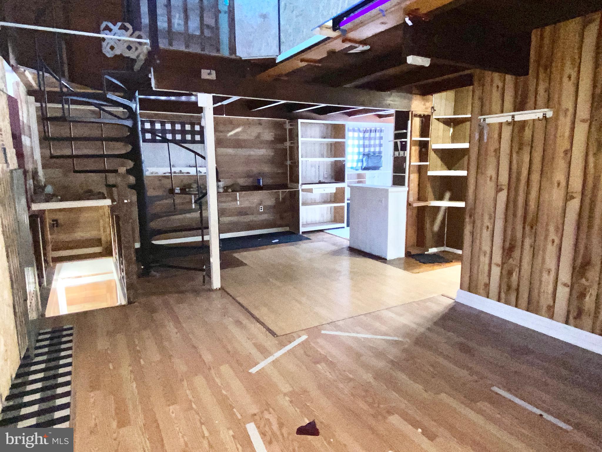 KEYES FERRY ACRES - Residential