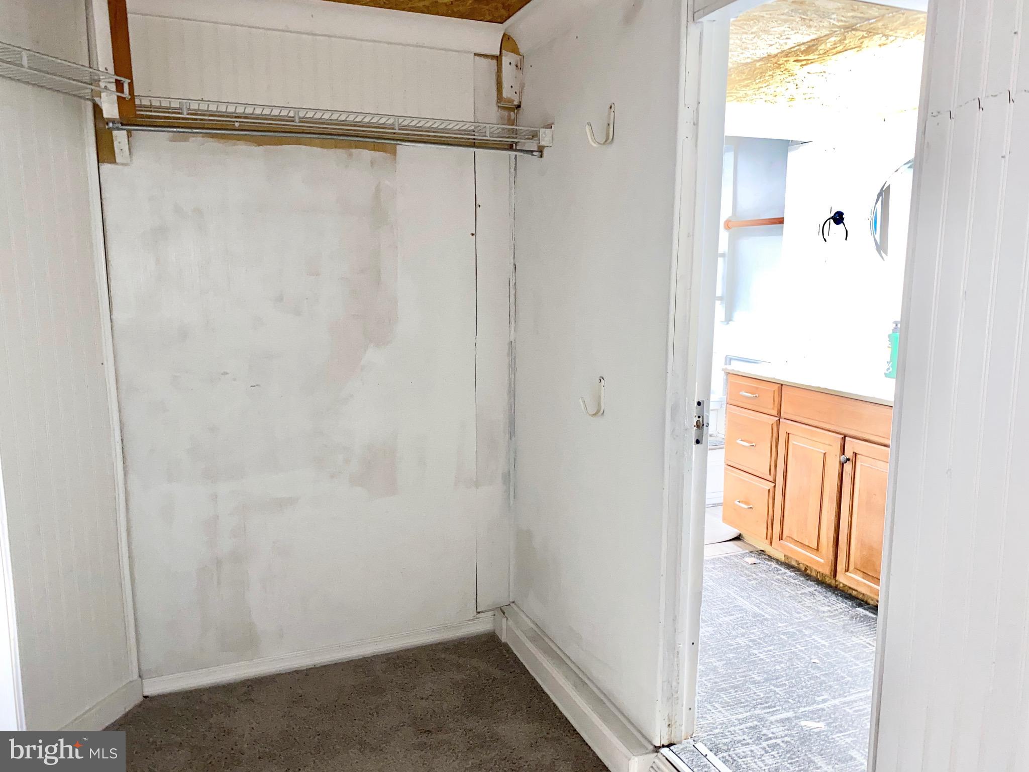 KEYES FERRY ACRES - Residential