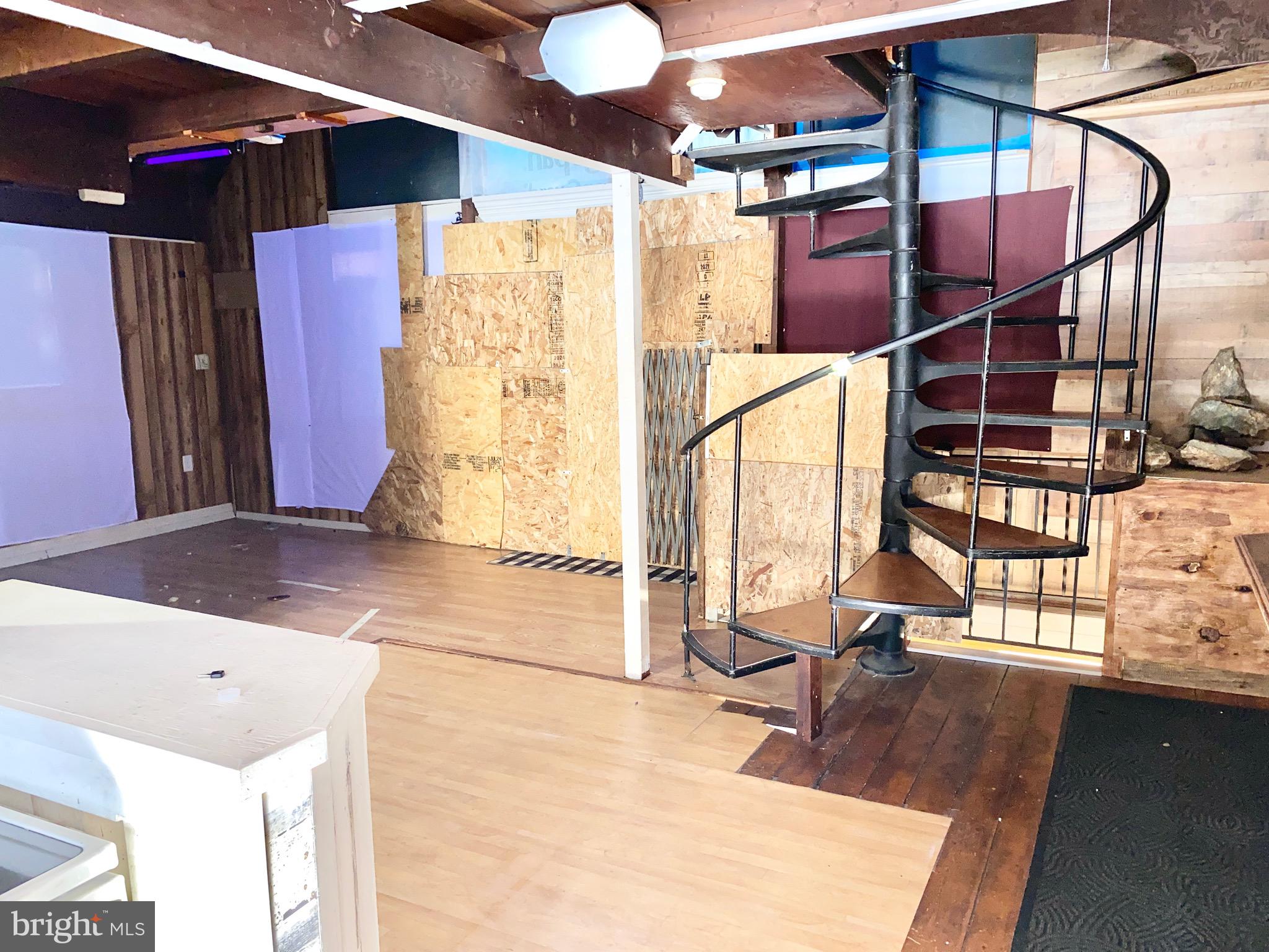 KEYES FERRY ACRES - Residential