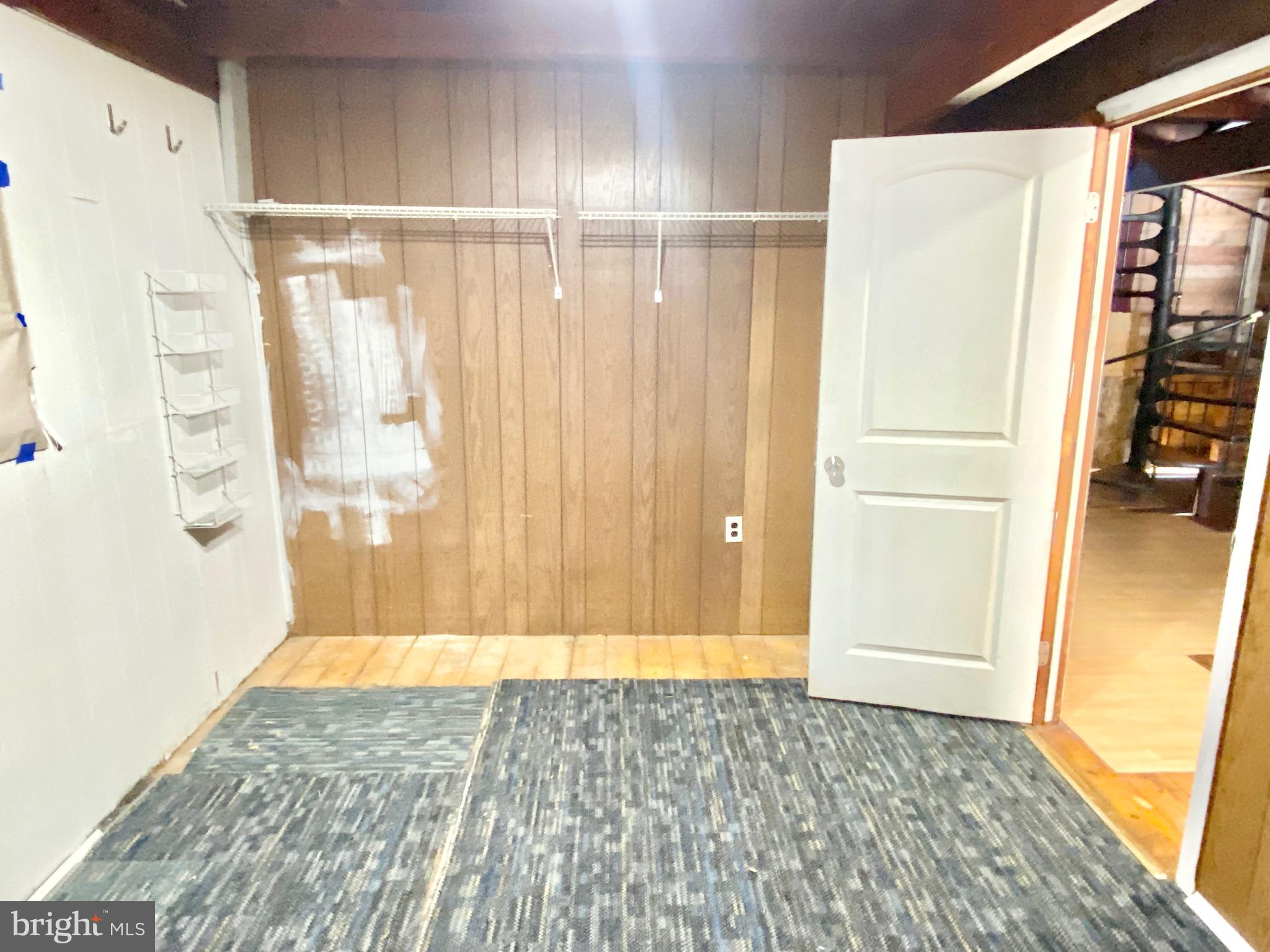 KEYES FERRY ACRES - Residential