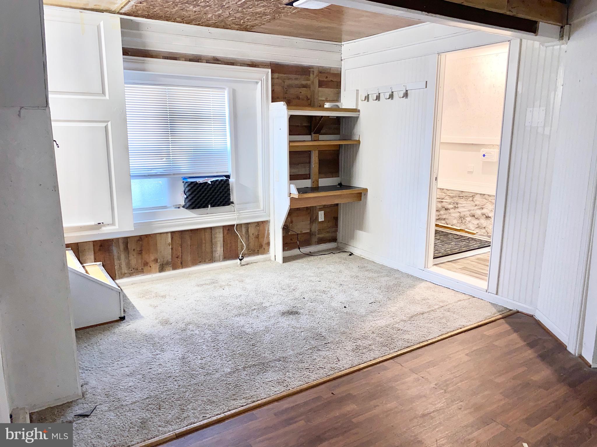 KEYES FERRY ACRES - Residential