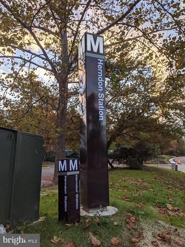 METRO SQUARE - Residential Lease