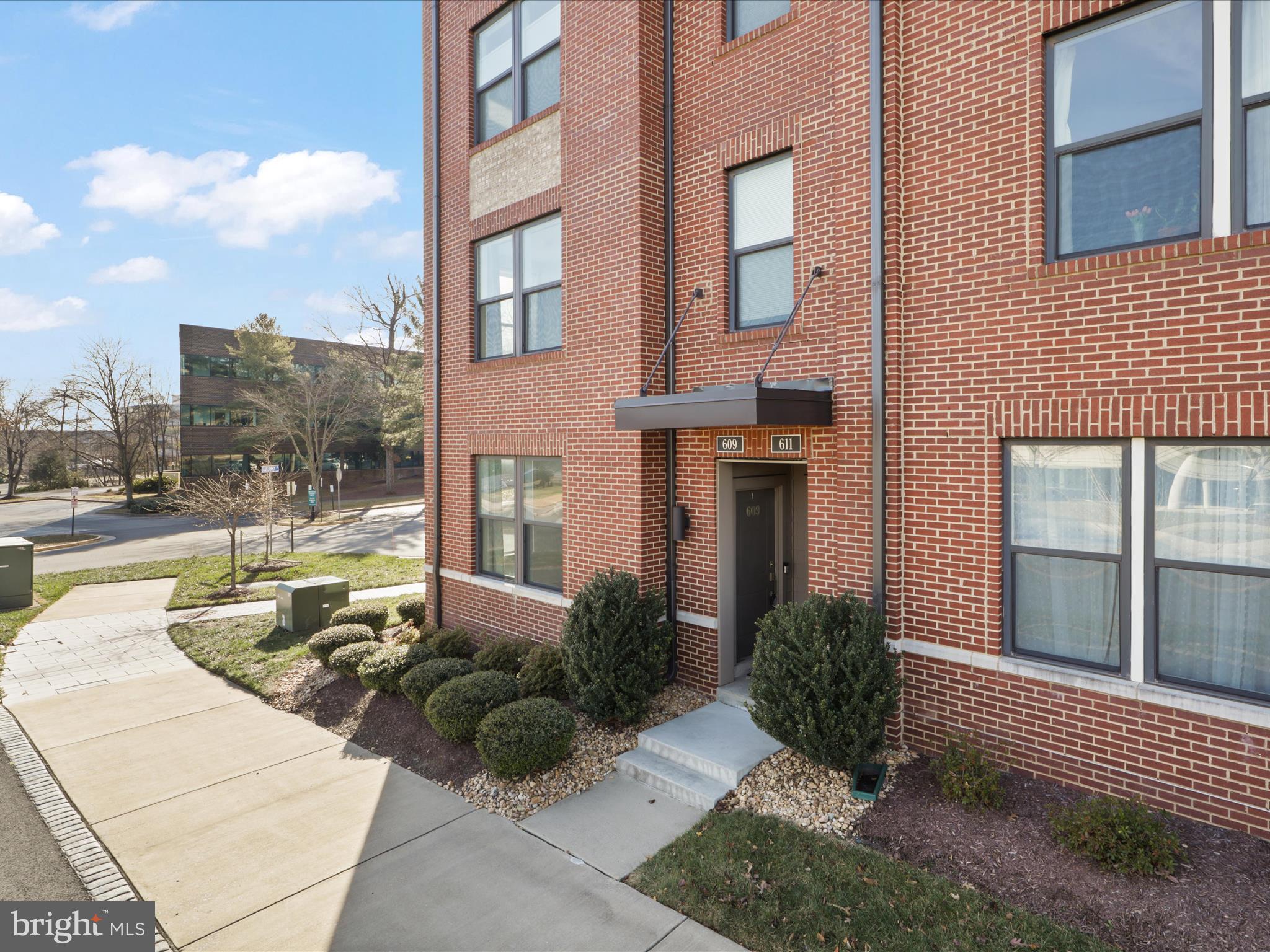 METRO SQUARE - Residential Lease