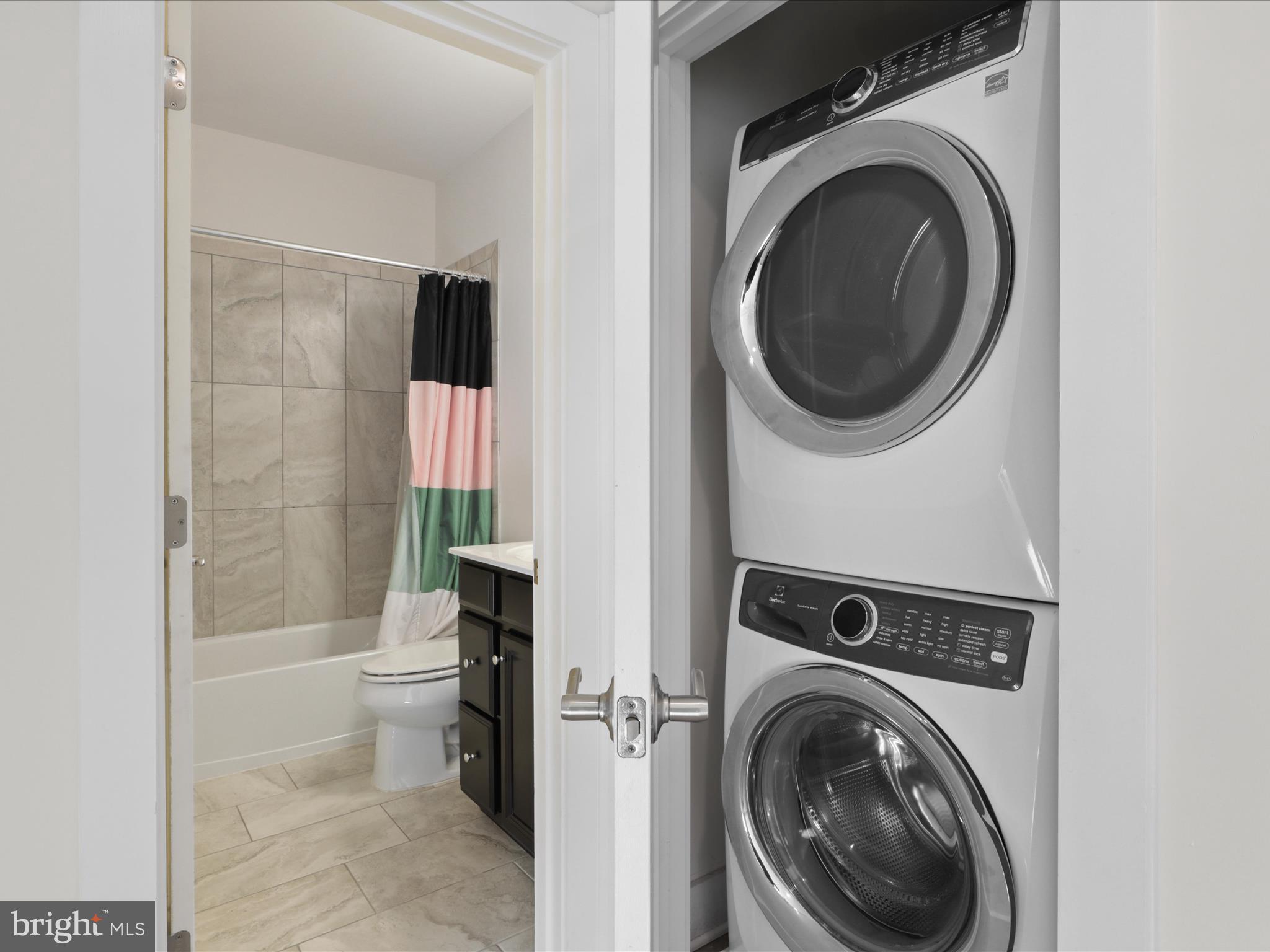 METRO SQUARE - Residential Lease