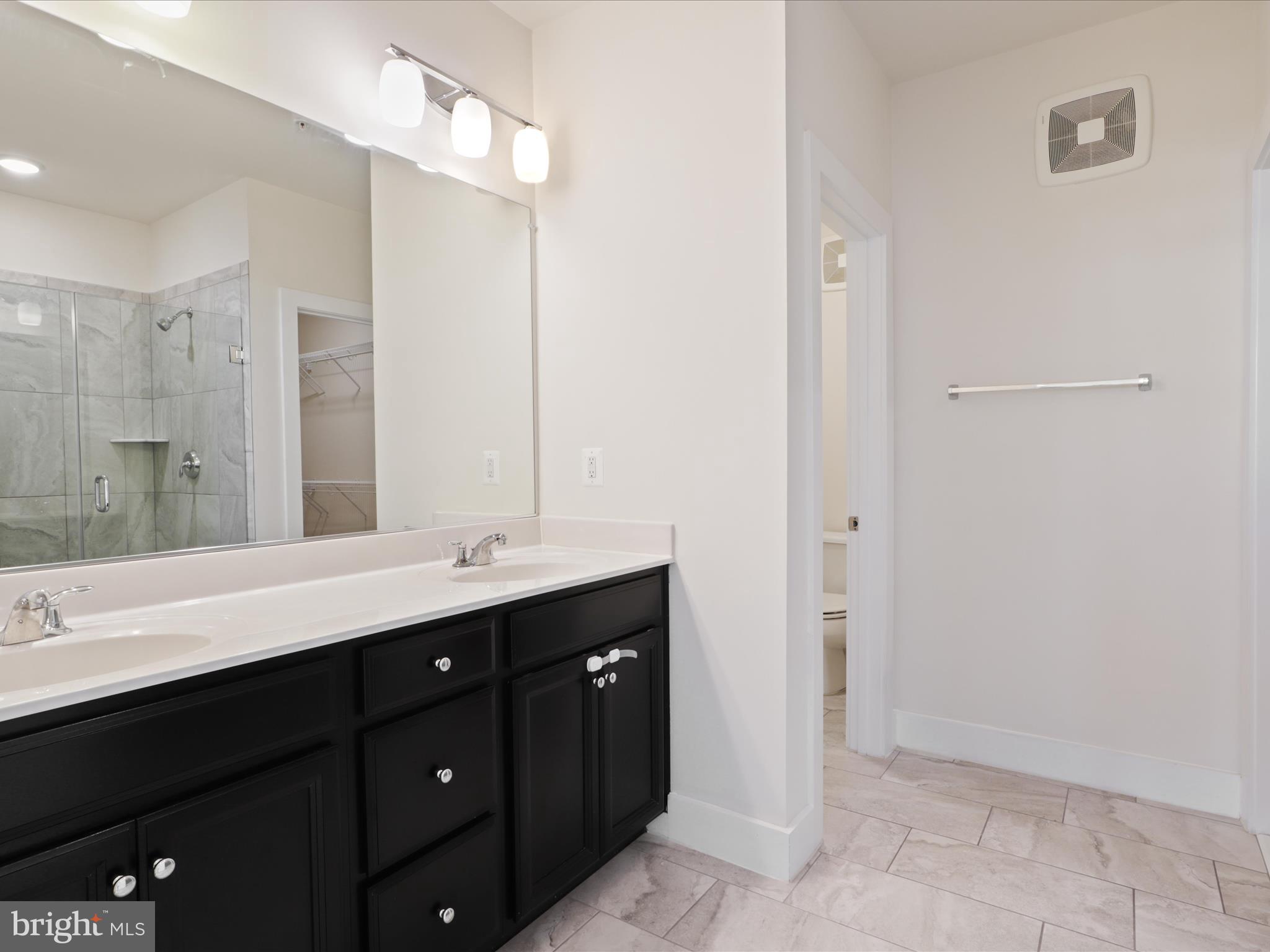 METRO SQUARE - Residential Lease