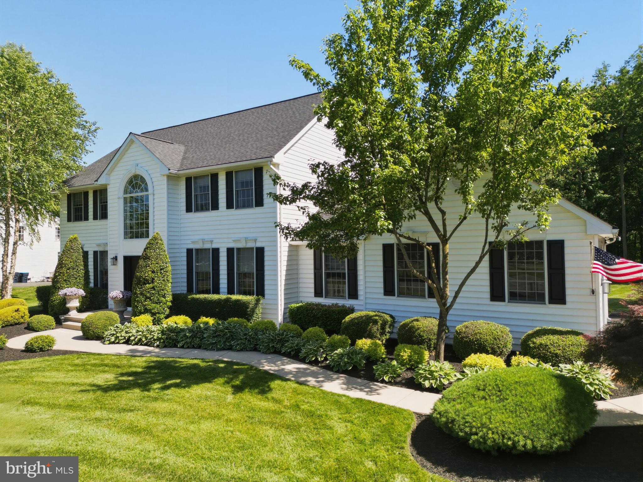 203 W UNION DRIVE