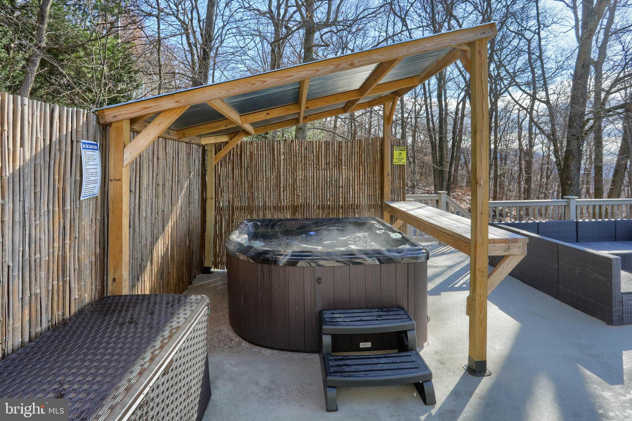 9450 LANCASTER AVENUE