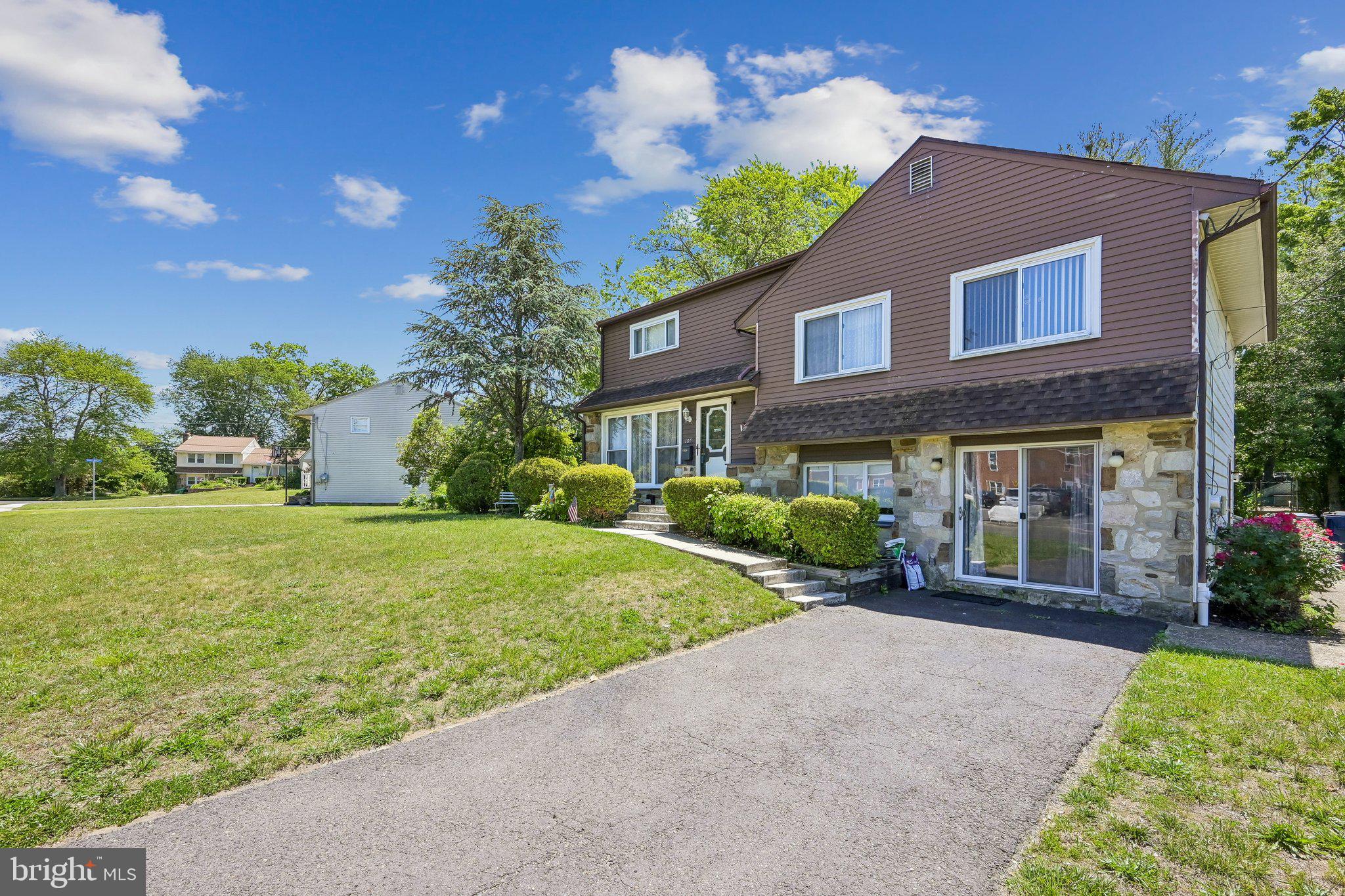 109 LONG LANE