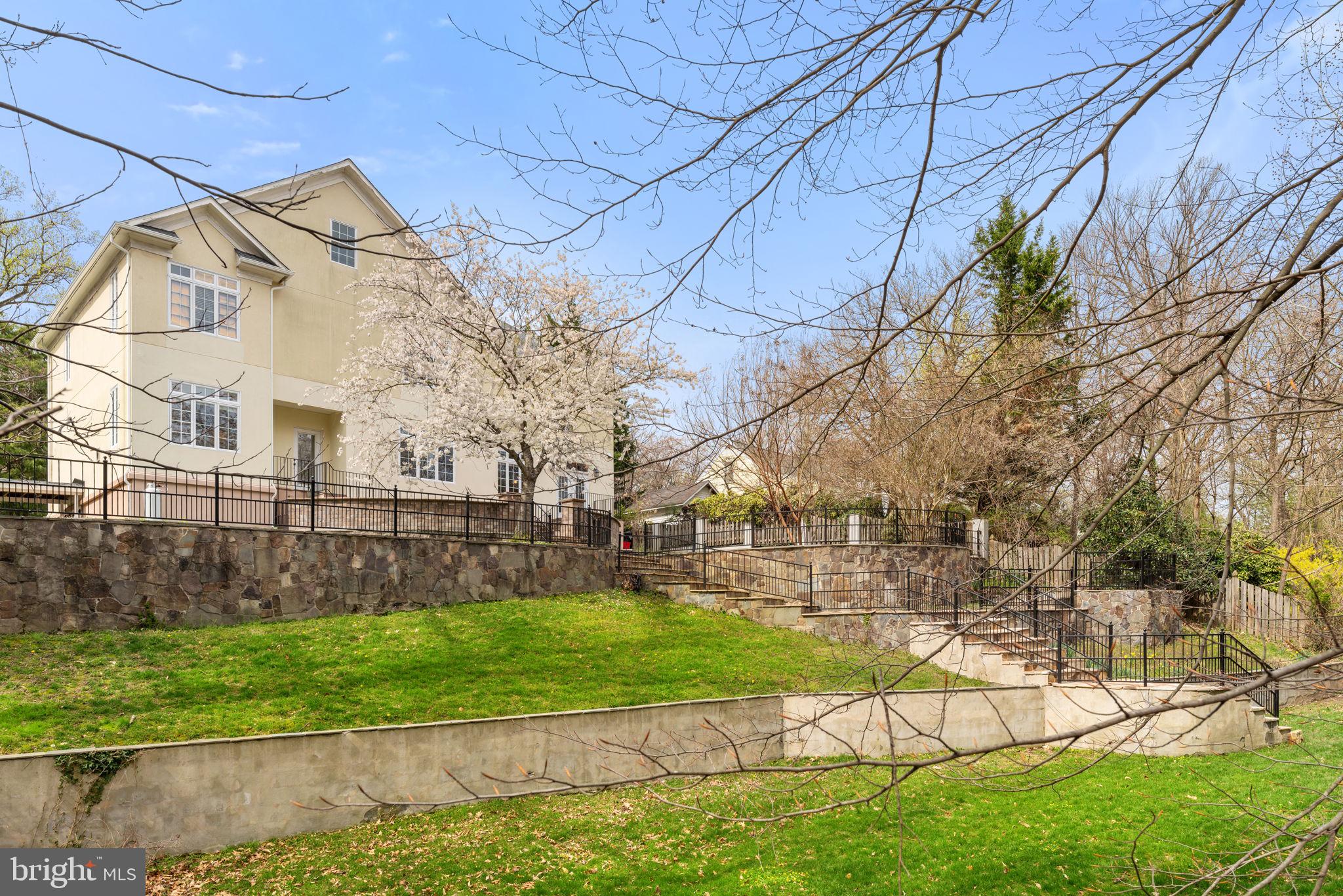 FAIRLAND - Residential