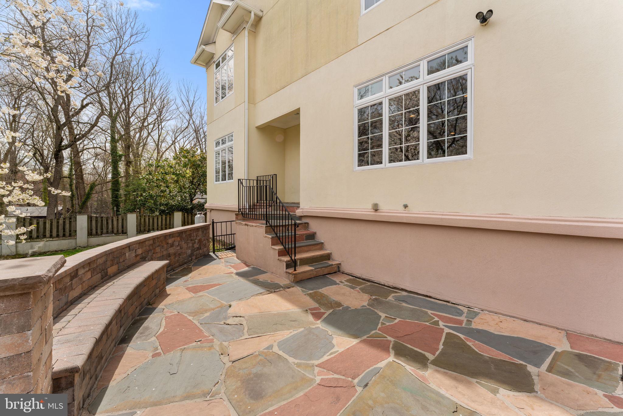 FAIRLAND - Residential