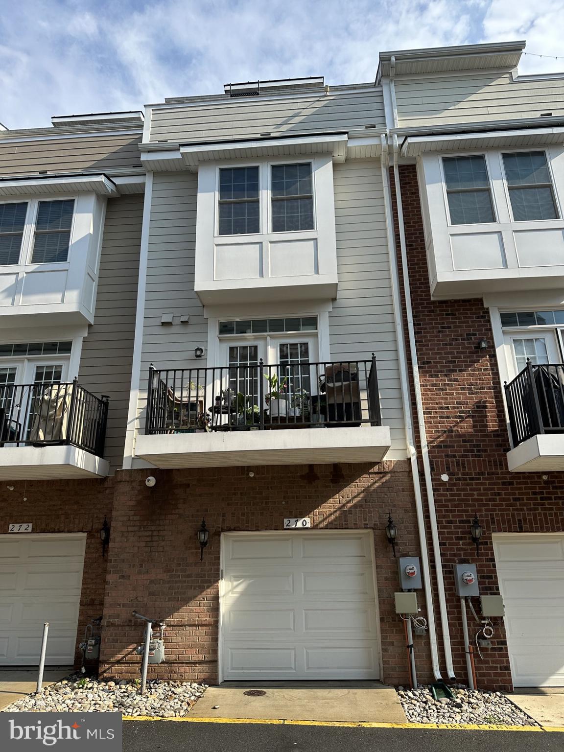 CRESCENT PLACE - Residential Lease