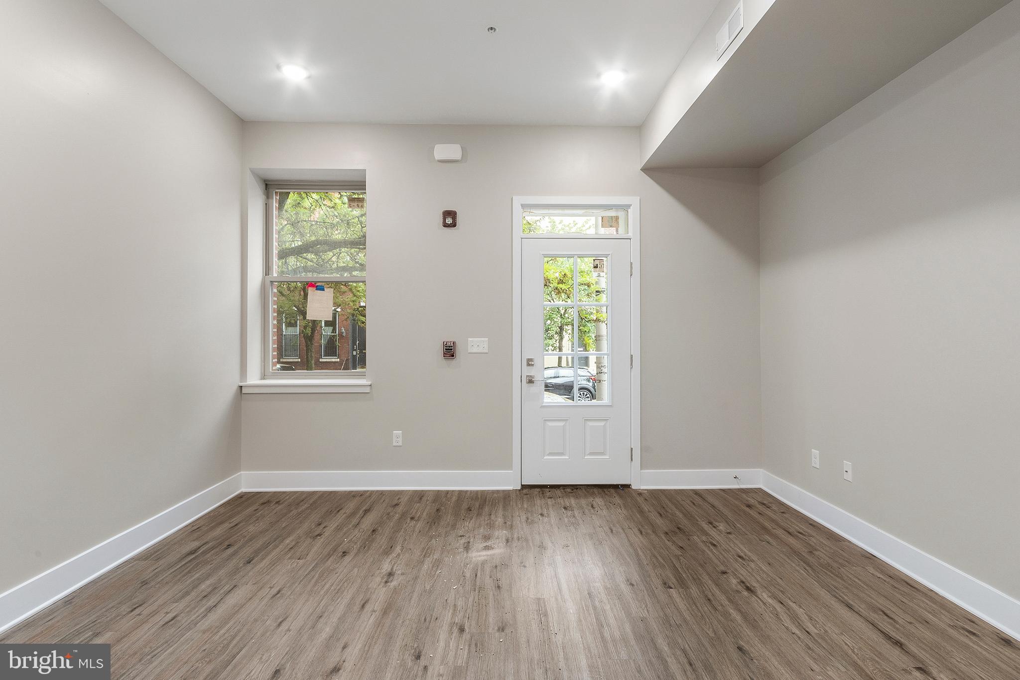 BRAND NEW renovated, Large, 1 Bedroom, 1 Bathroom apartment in the heart of Graduate Hospital. These units feature white kitchens, with stainless steel appliances, granite countertops, new flooring and a modern bathroom. This units features a large living room space as well as ample bedroom and closet space. 1st, Last and Security due at signing. Tenant must apply using the NTN Network (35 dollars per applicant). Tenant pays all utilities. No Pets, No Smoking. Immediate occupancy available.