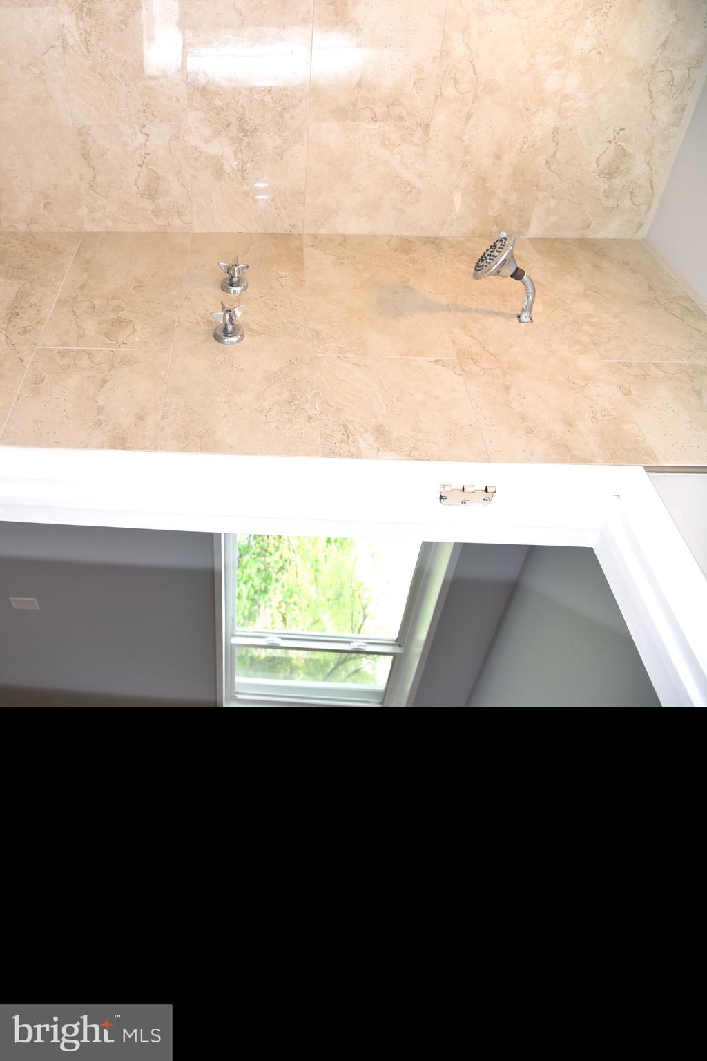 COLLEGE PARK ESTATES - Residential Lease