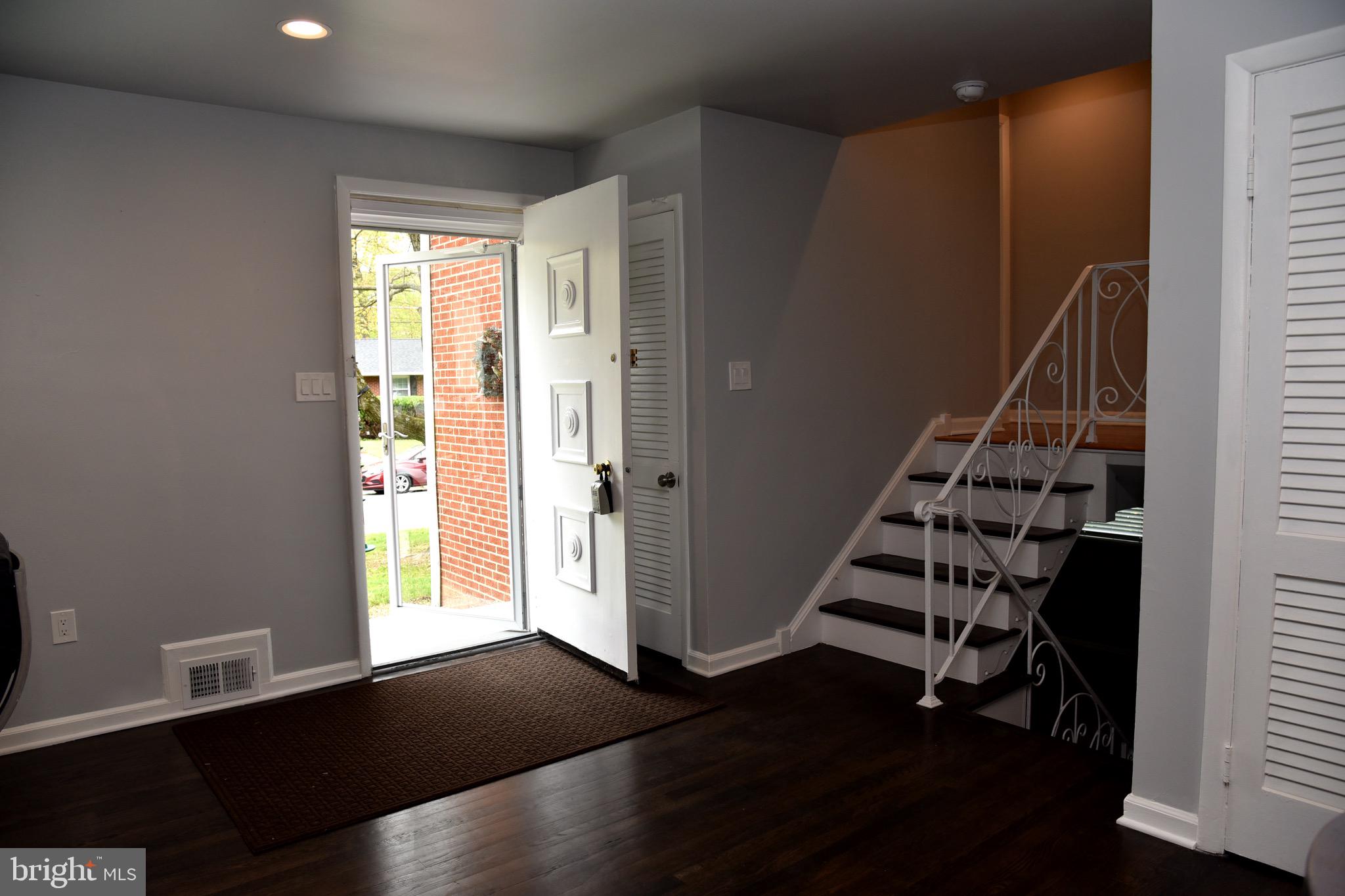 COLLEGE PARK ESTATES - Residential Lease