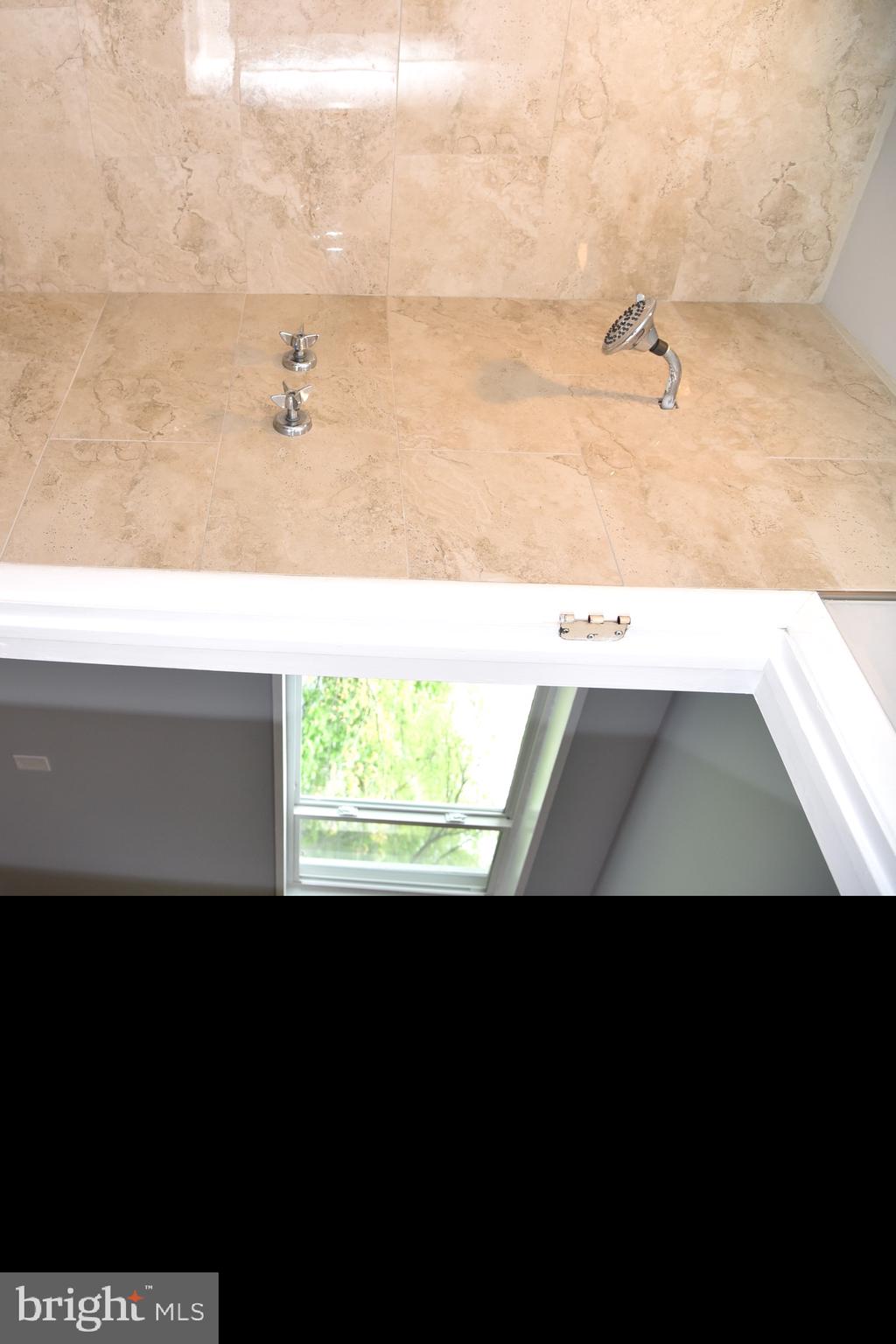 COLLEGE PARK ESTATES - Residential Lease