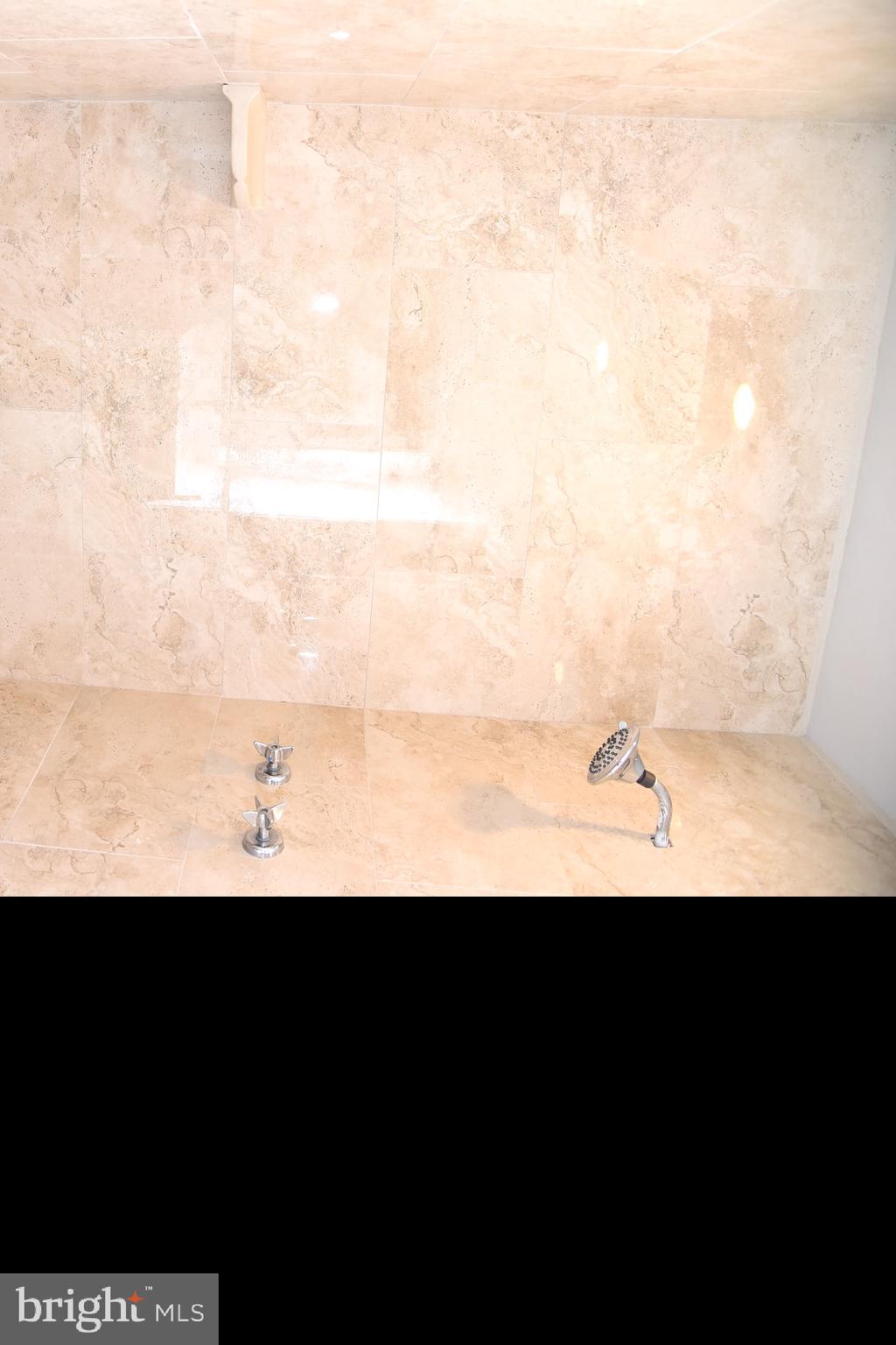 COLLEGE PARK ESTATES - Residential Lease