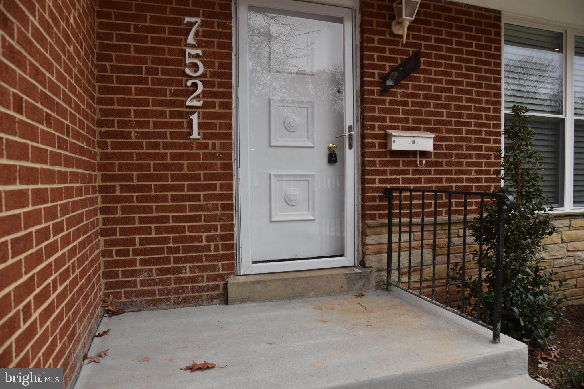 COLLEGE PARK ESTATES - Residential Lease