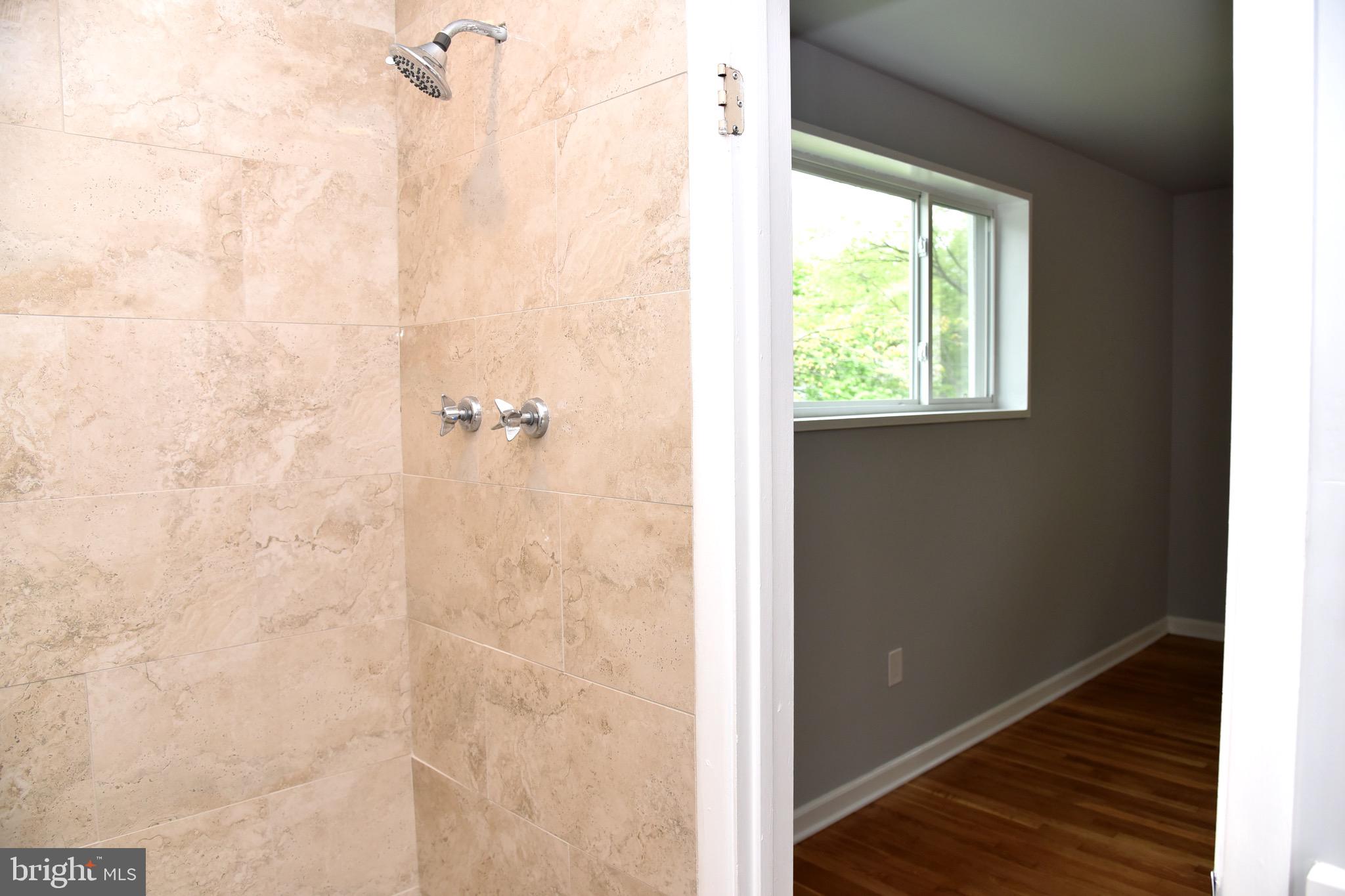 COLLEGE PARK ESTATES - Residential Lease