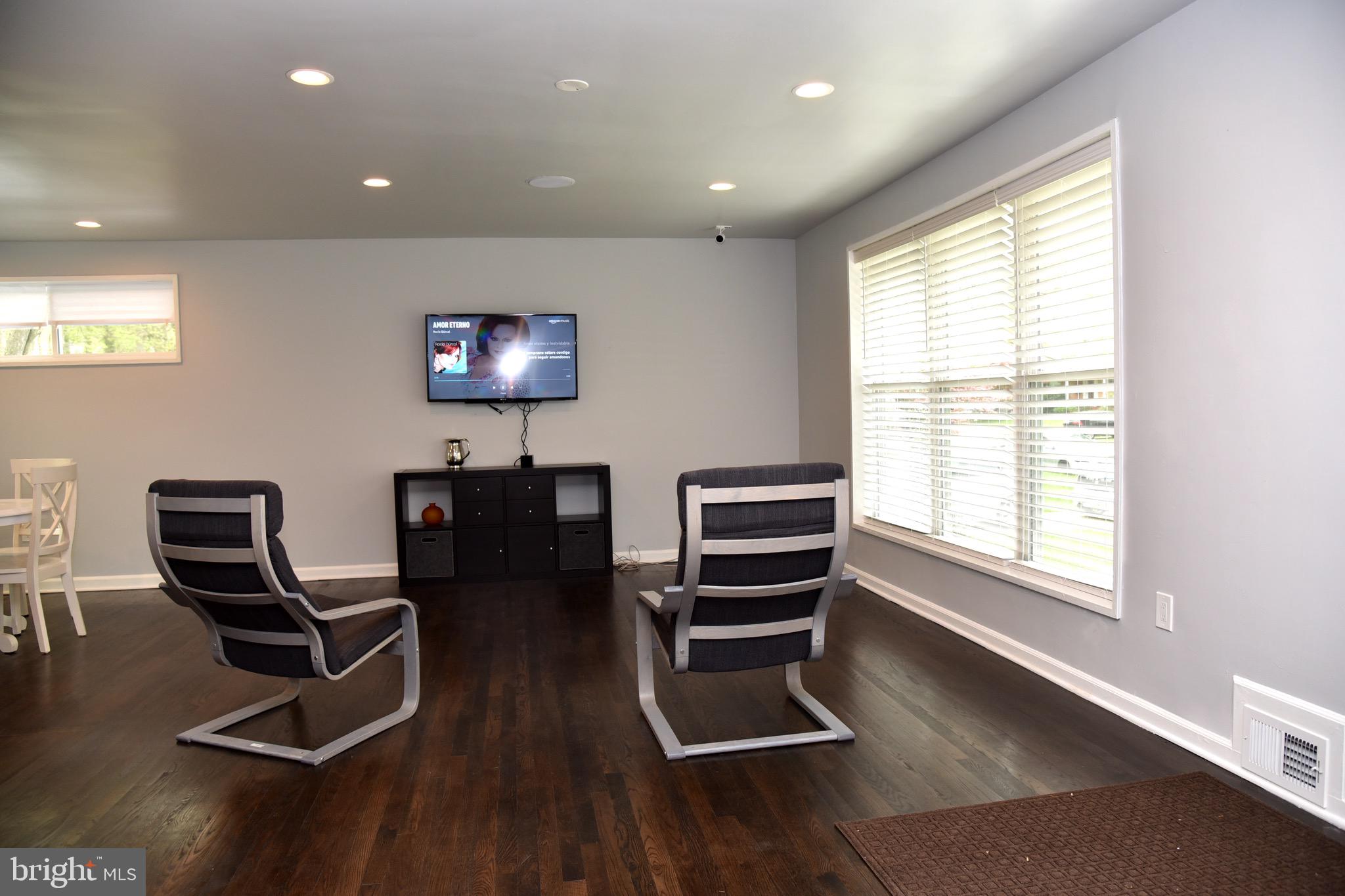 COLLEGE PARK ESTATES - Residential Lease