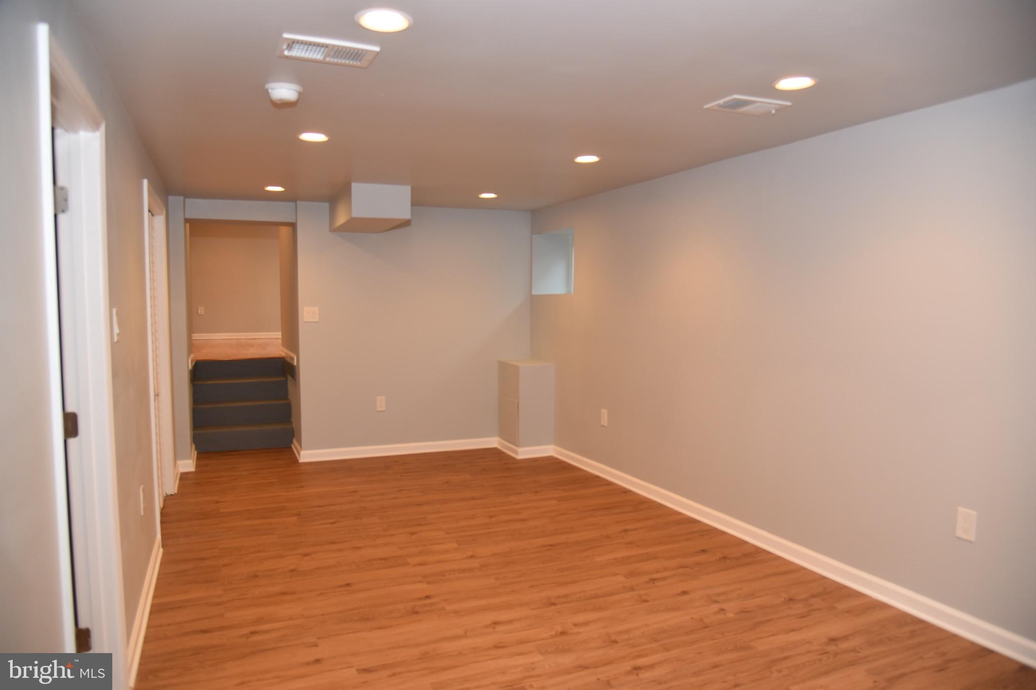 COLLEGE PARK ESTATES - Residential Lease