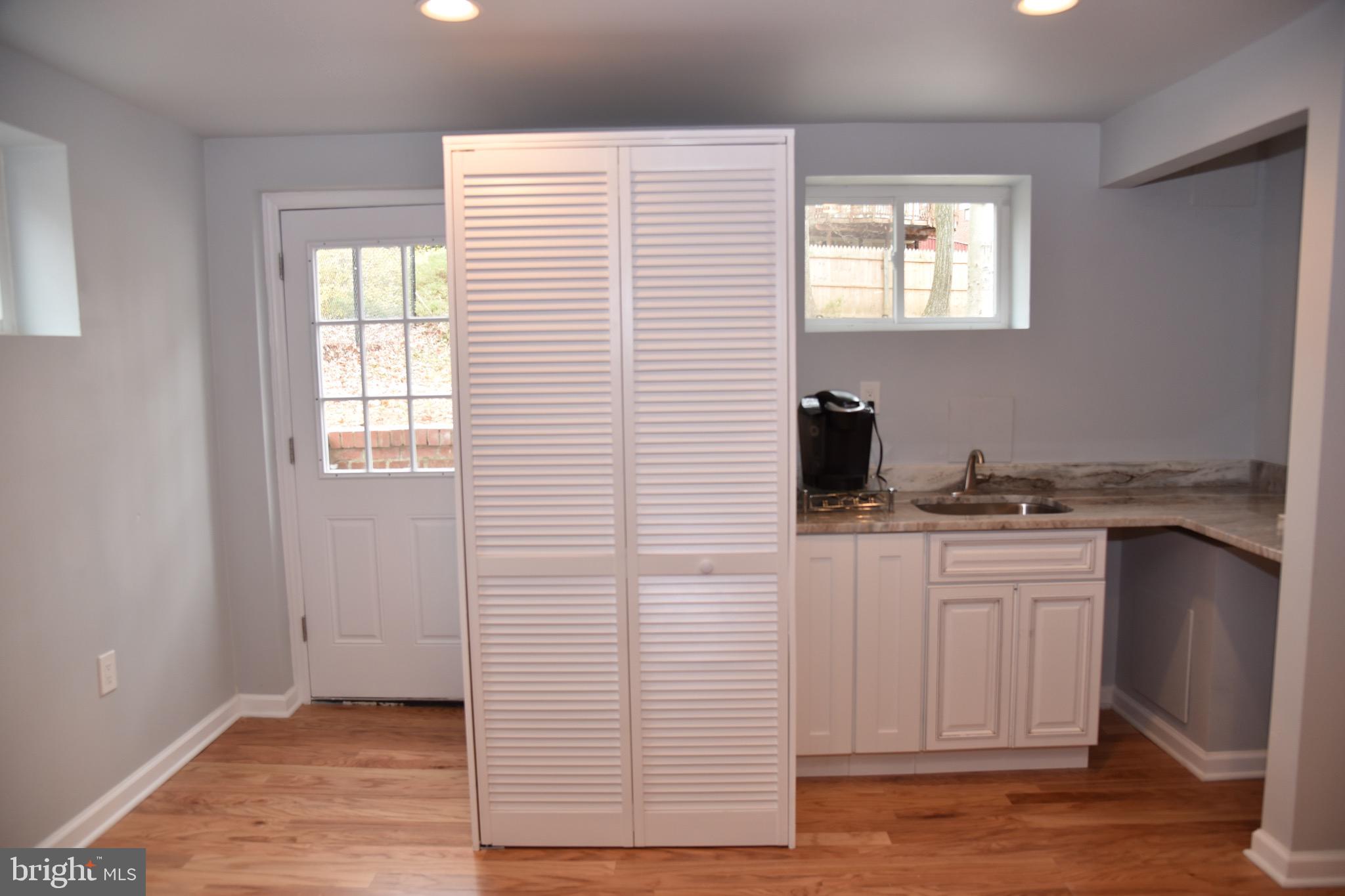 COLLEGE PARK ESTATES - Residential Lease