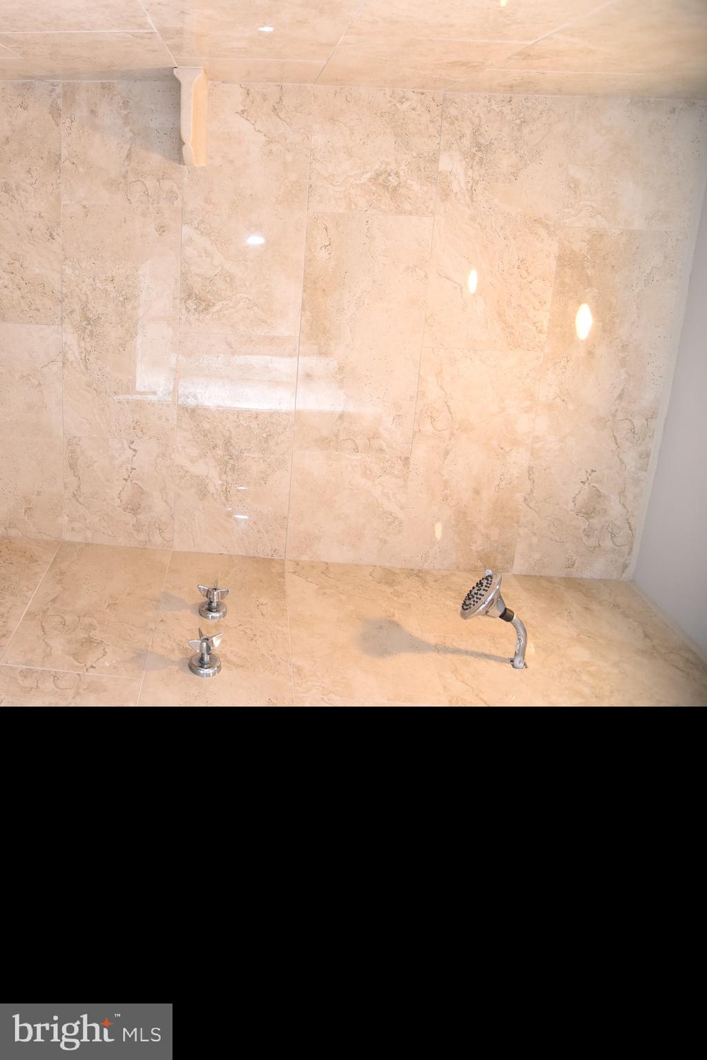 COLLEGE PARK ESTATES - Residential Lease