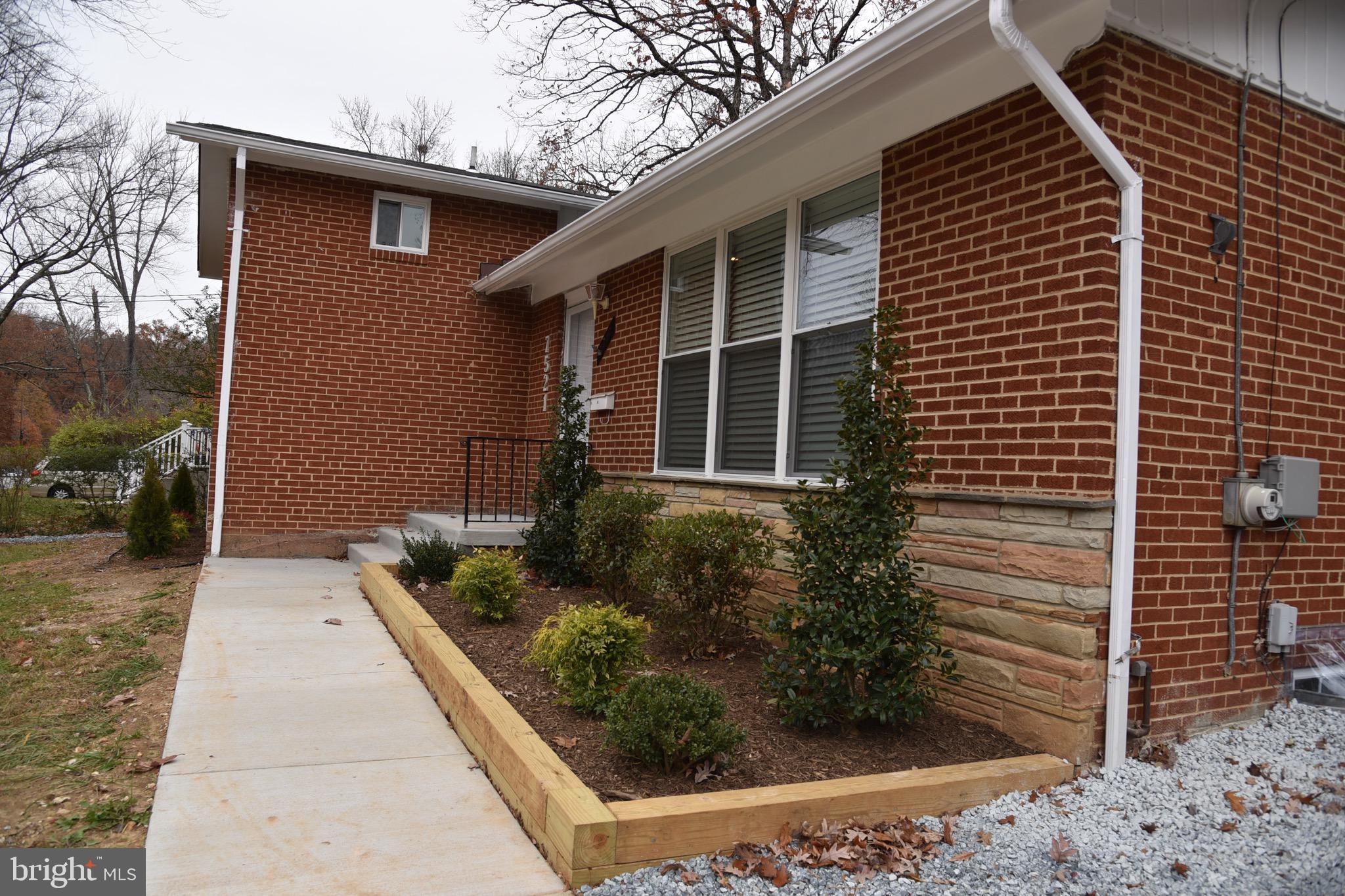 COLLEGE PARK ESTATES - Residential Lease