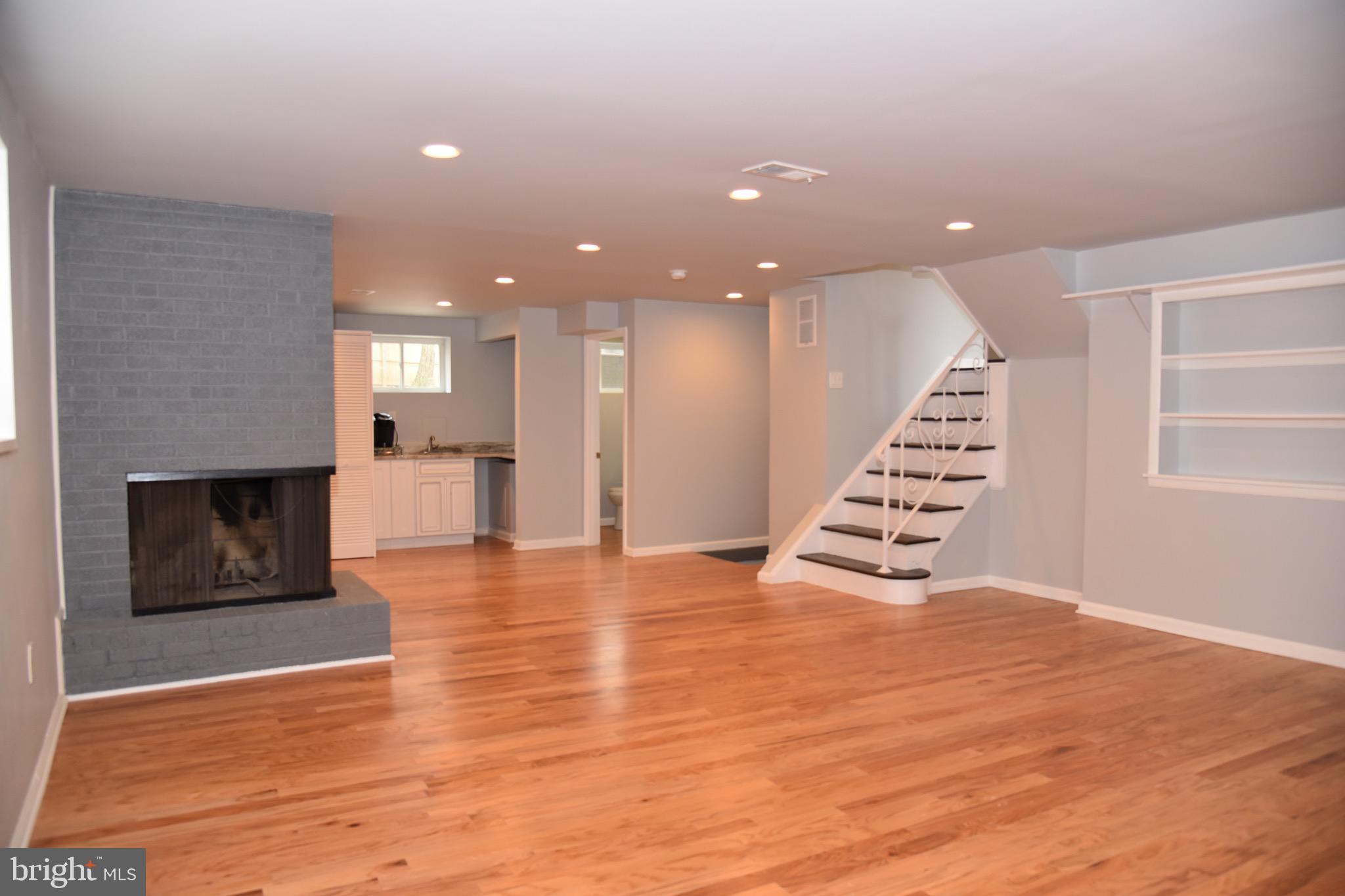 COLLEGE PARK ESTATES - Residential Lease