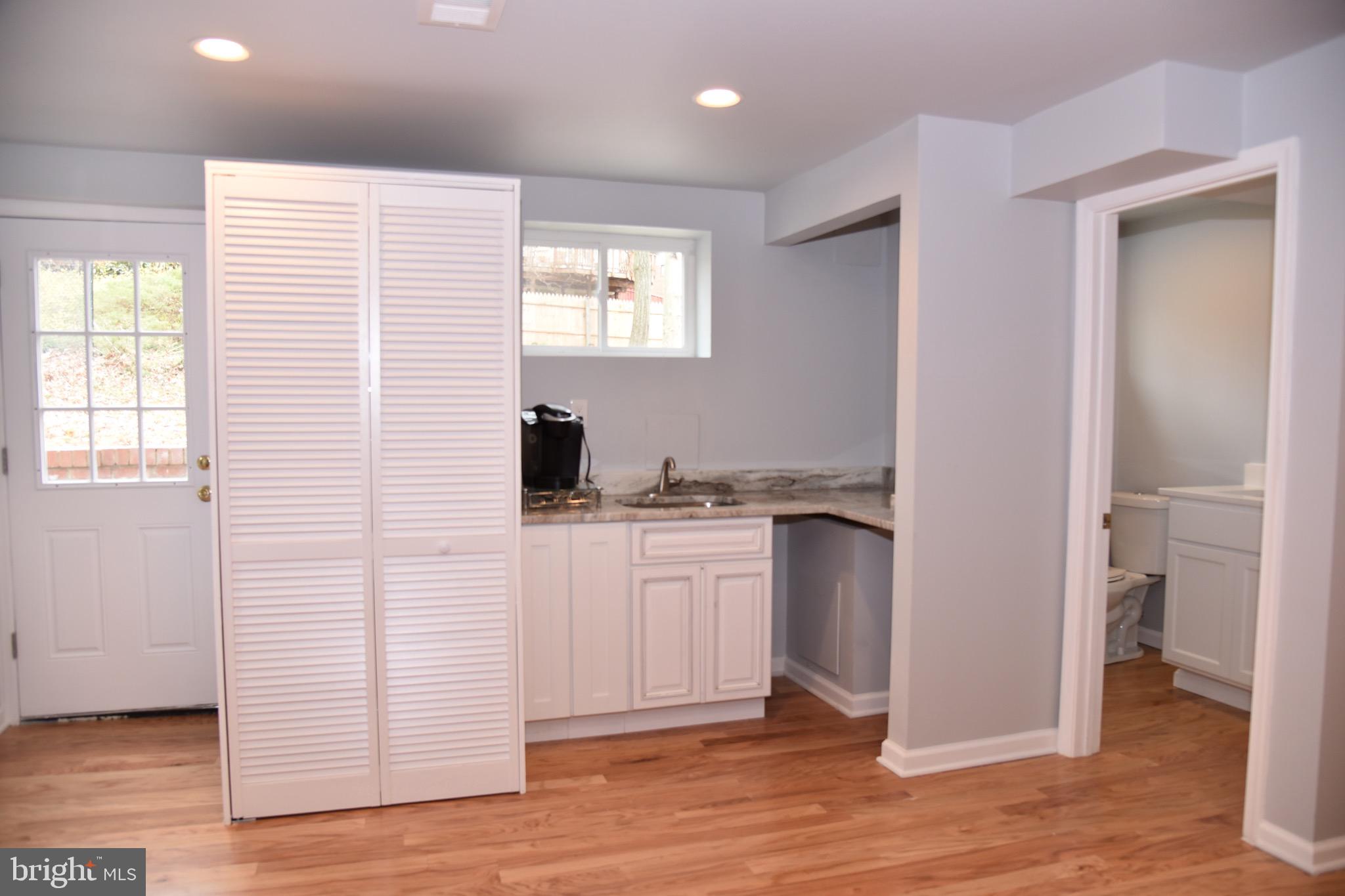 COLLEGE PARK ESTATES - Residential Lease