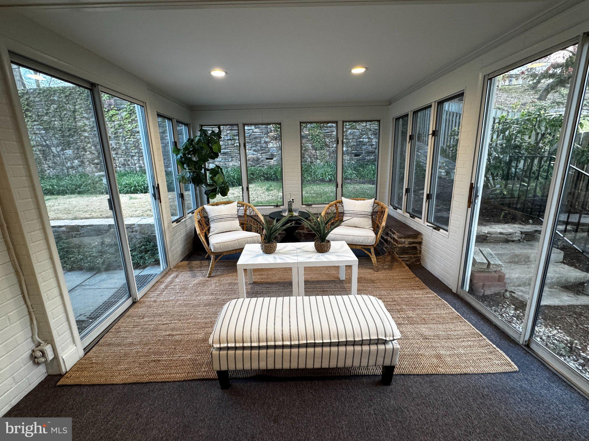 KNOLLWOOD - Residential