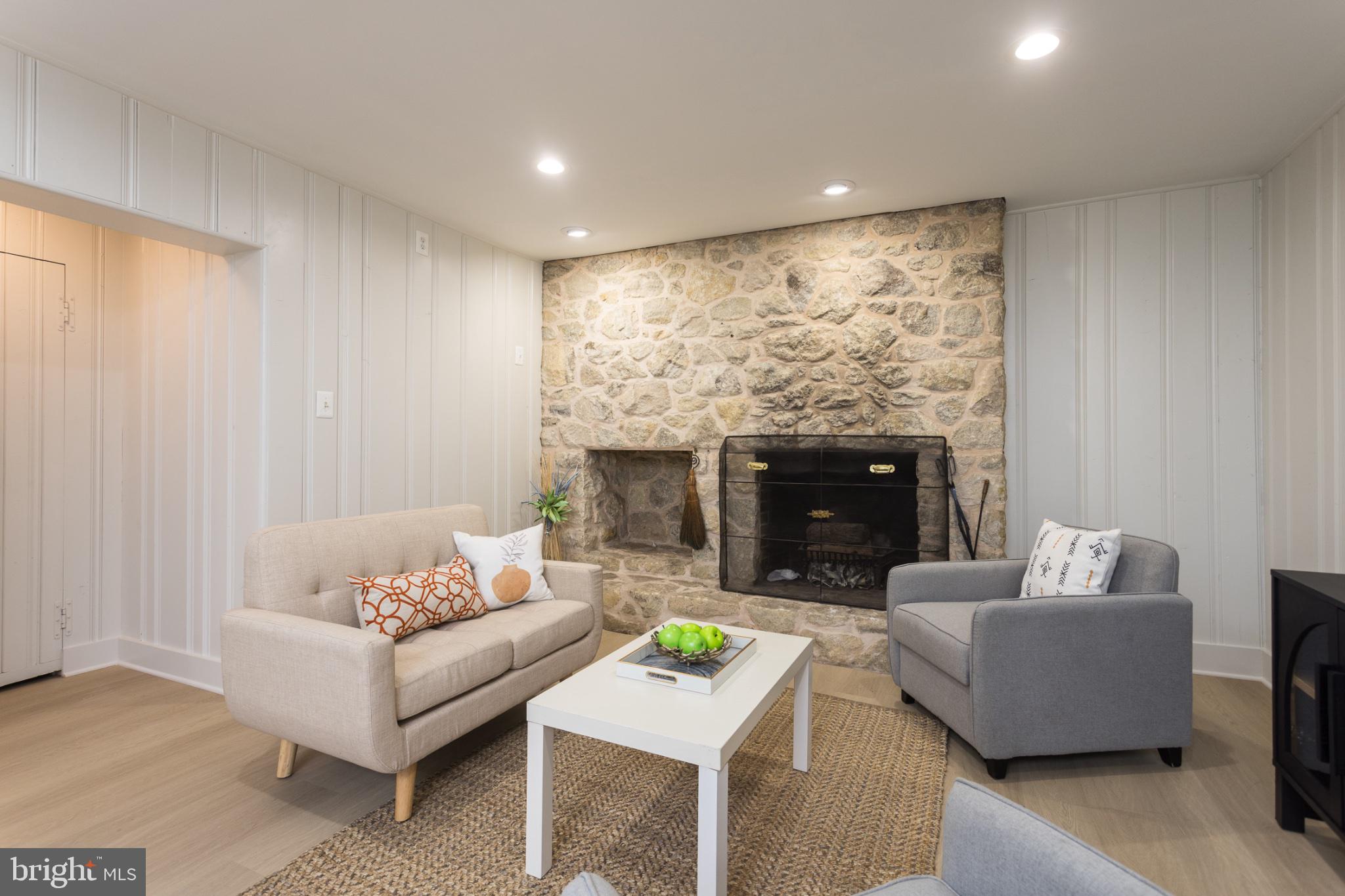 KNOLLWOOD - Residential