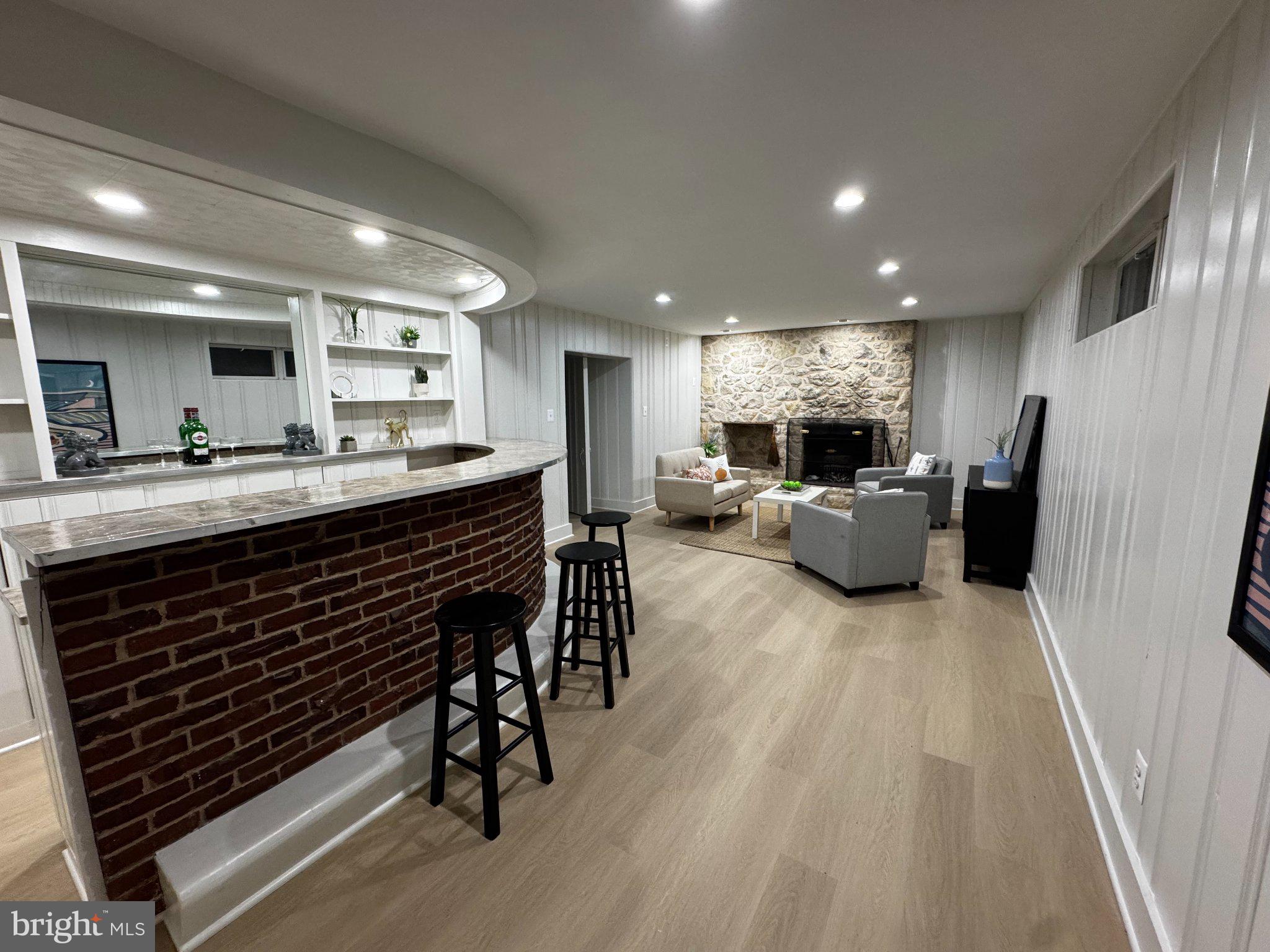 KNOLLWOOD - Residential