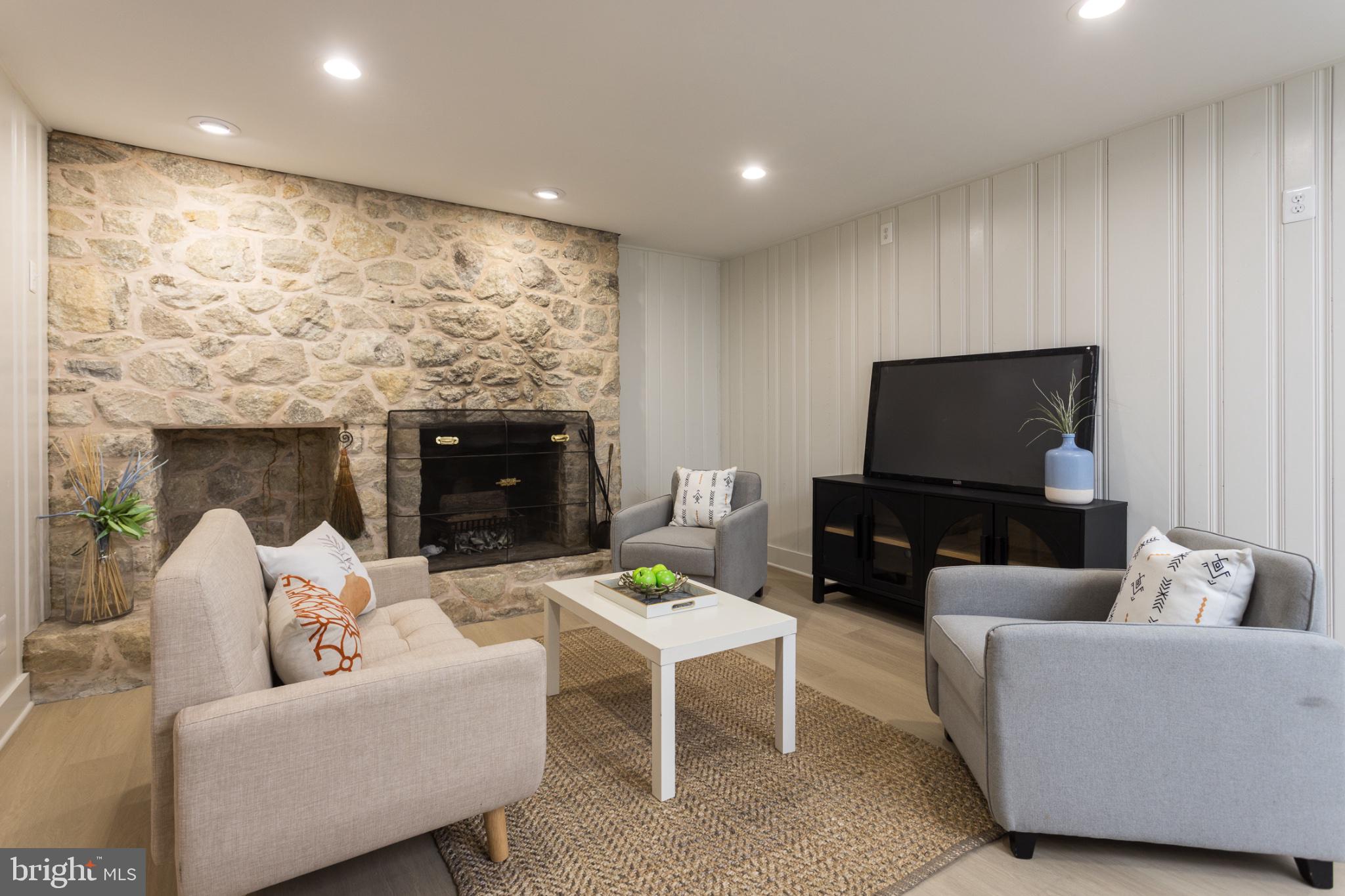 KNOLLWOOD - Residential