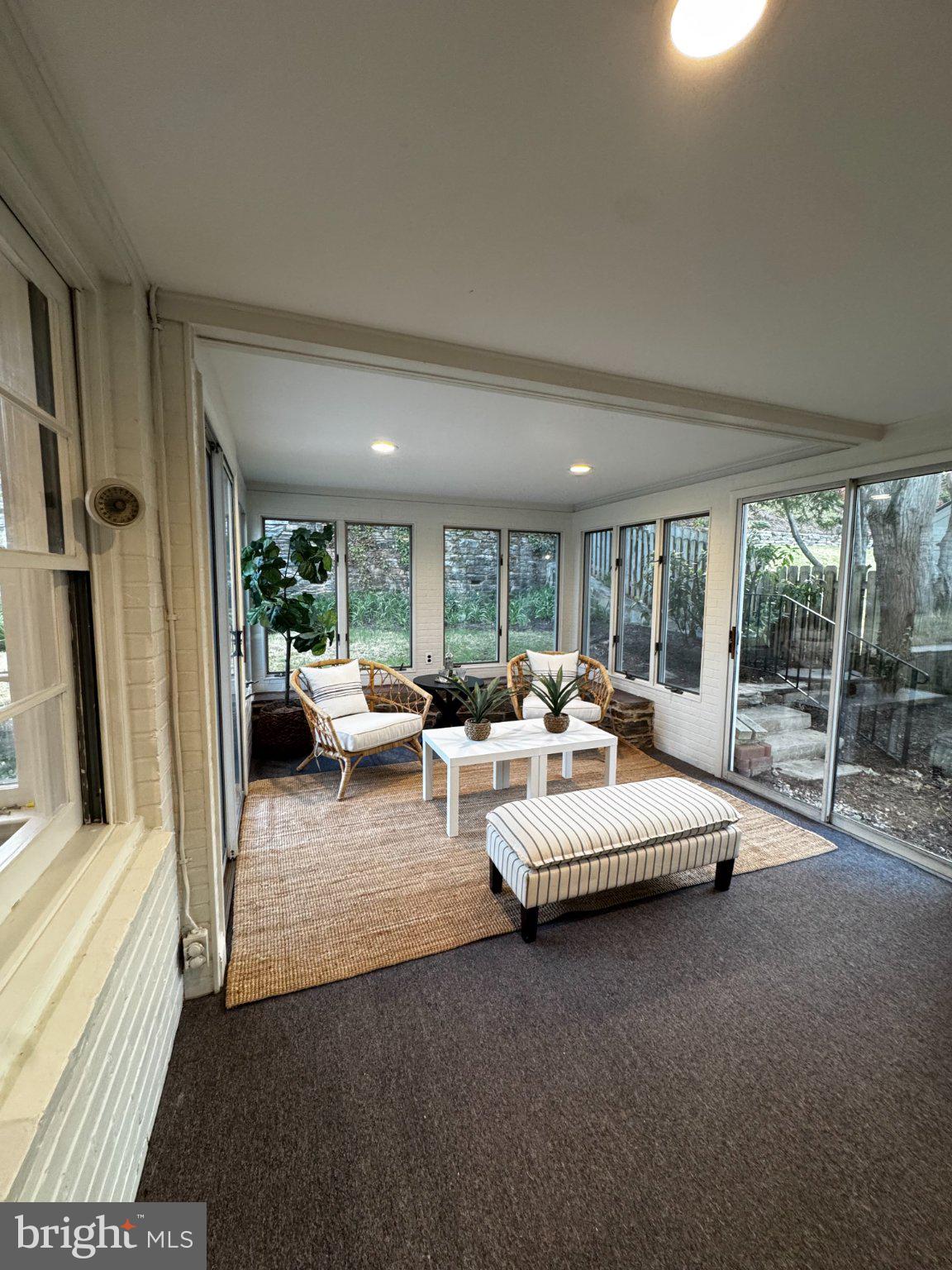 KNOLLWOOD - Residential