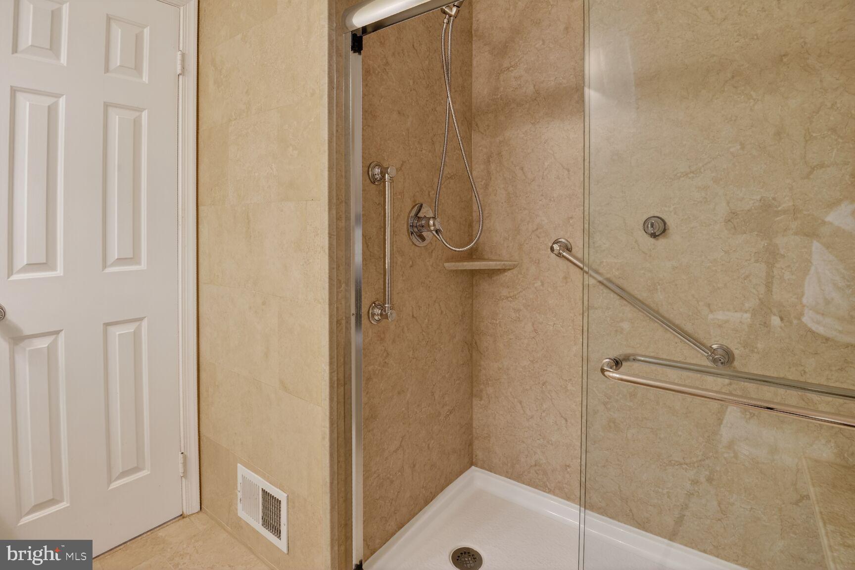 LAKEWOOD HILLS - Residential