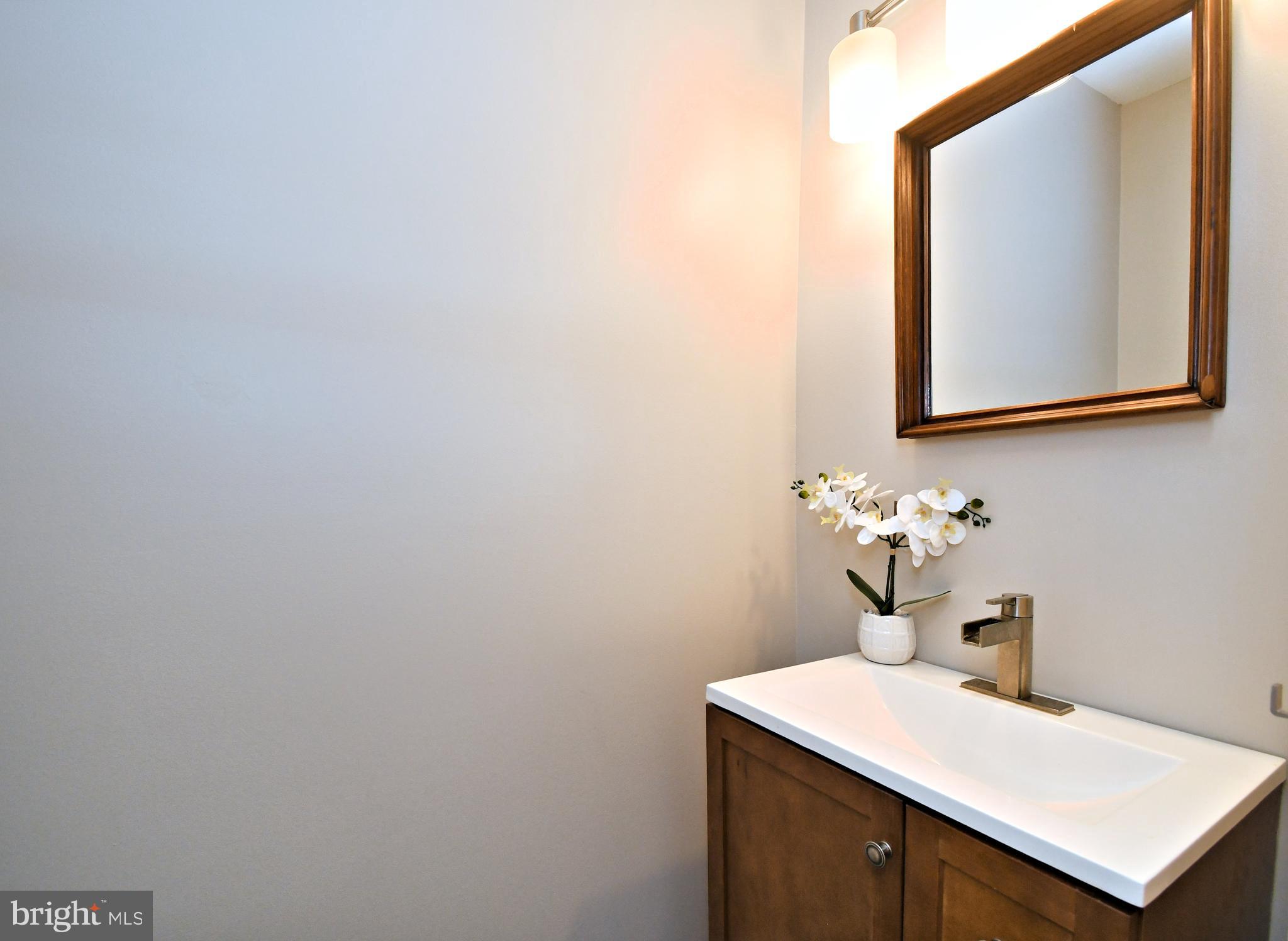 FAIRLAWN COURT - Residential Lease