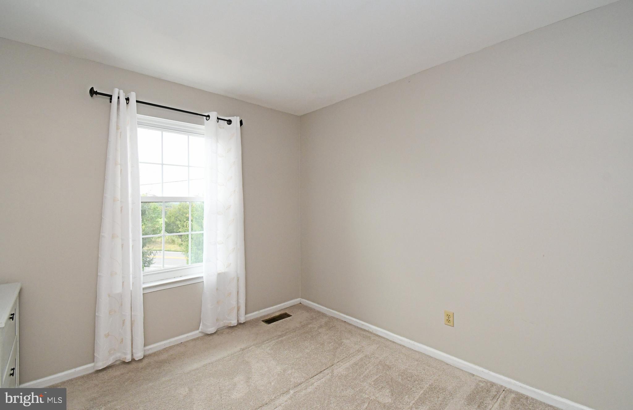 FAIRLAWN COURT - Residential Lease