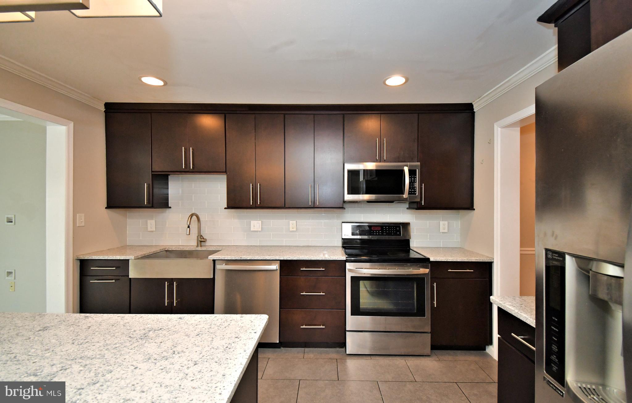 FAIRLAWN COURT - Residential Lease